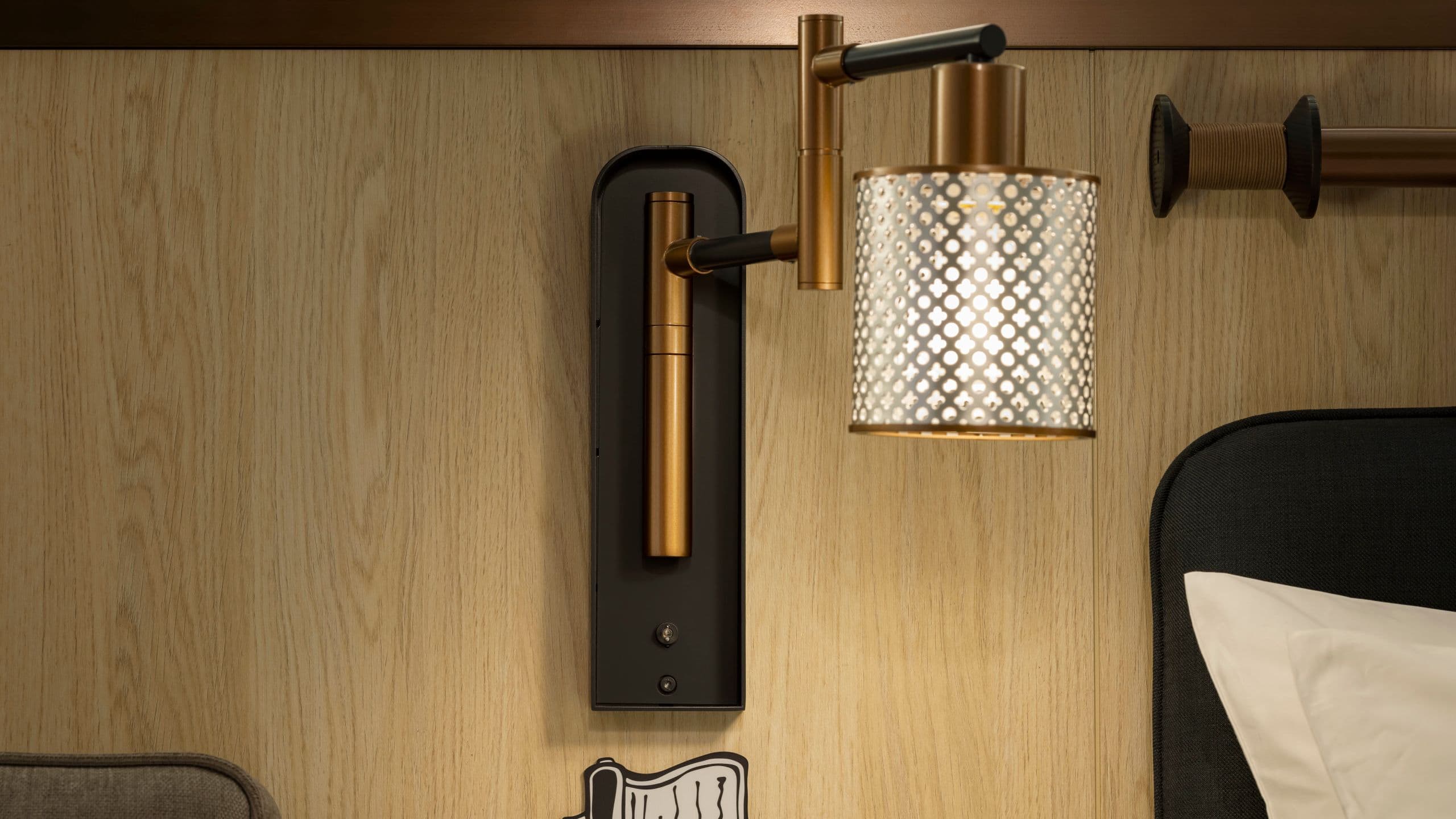 2 Twin Beds - Image 3