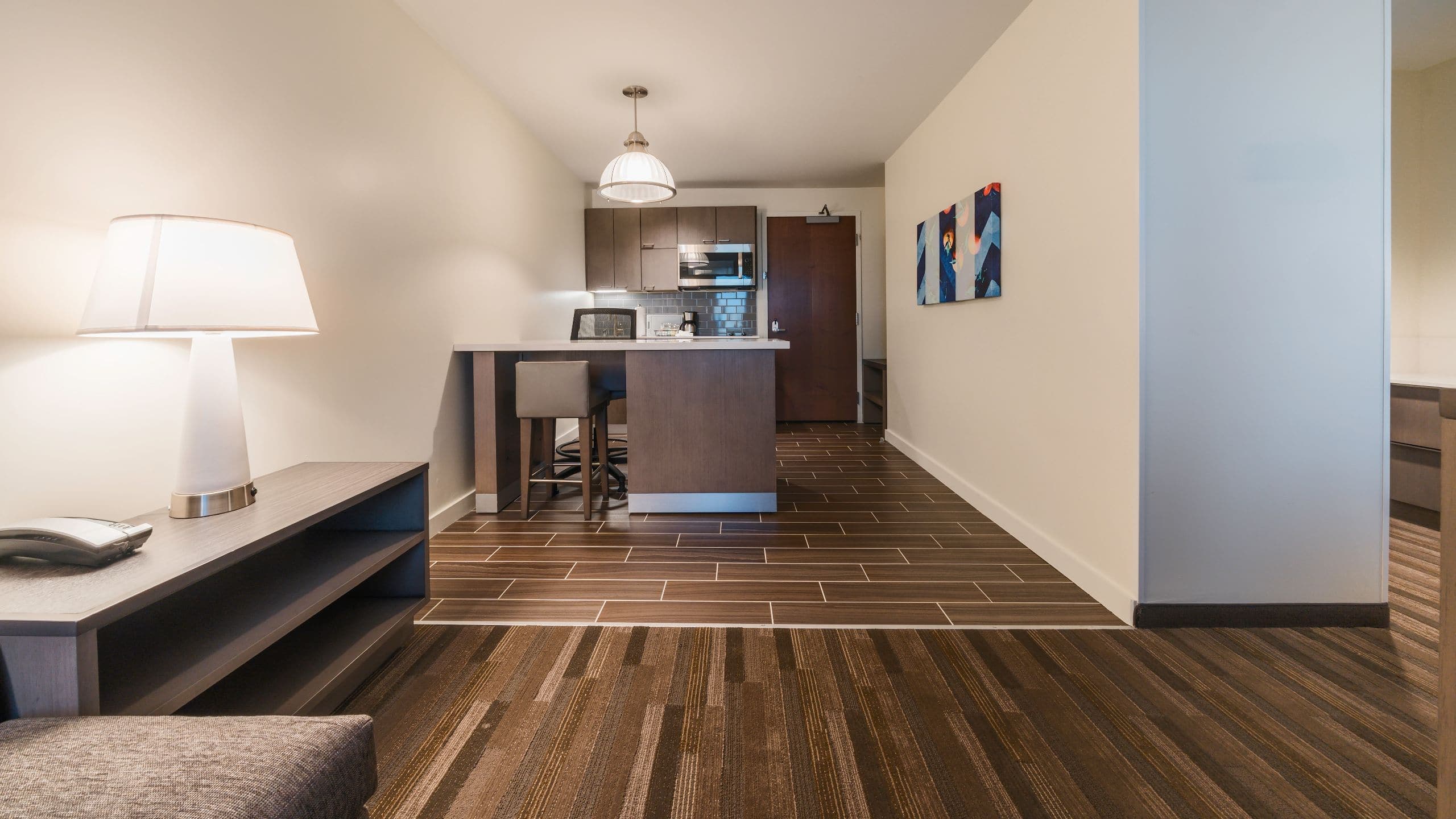 One Bedroom Kitchen Suite | Two Queen Beds (Plus Sofa Bed) - Image 2