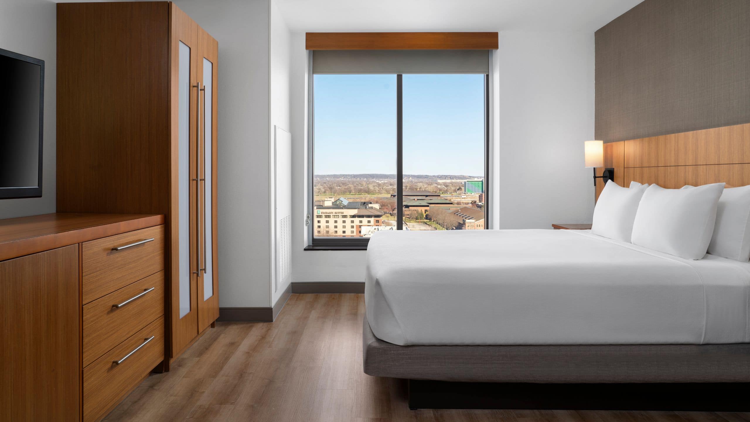 King Bed (with sofa bed) - Image 1