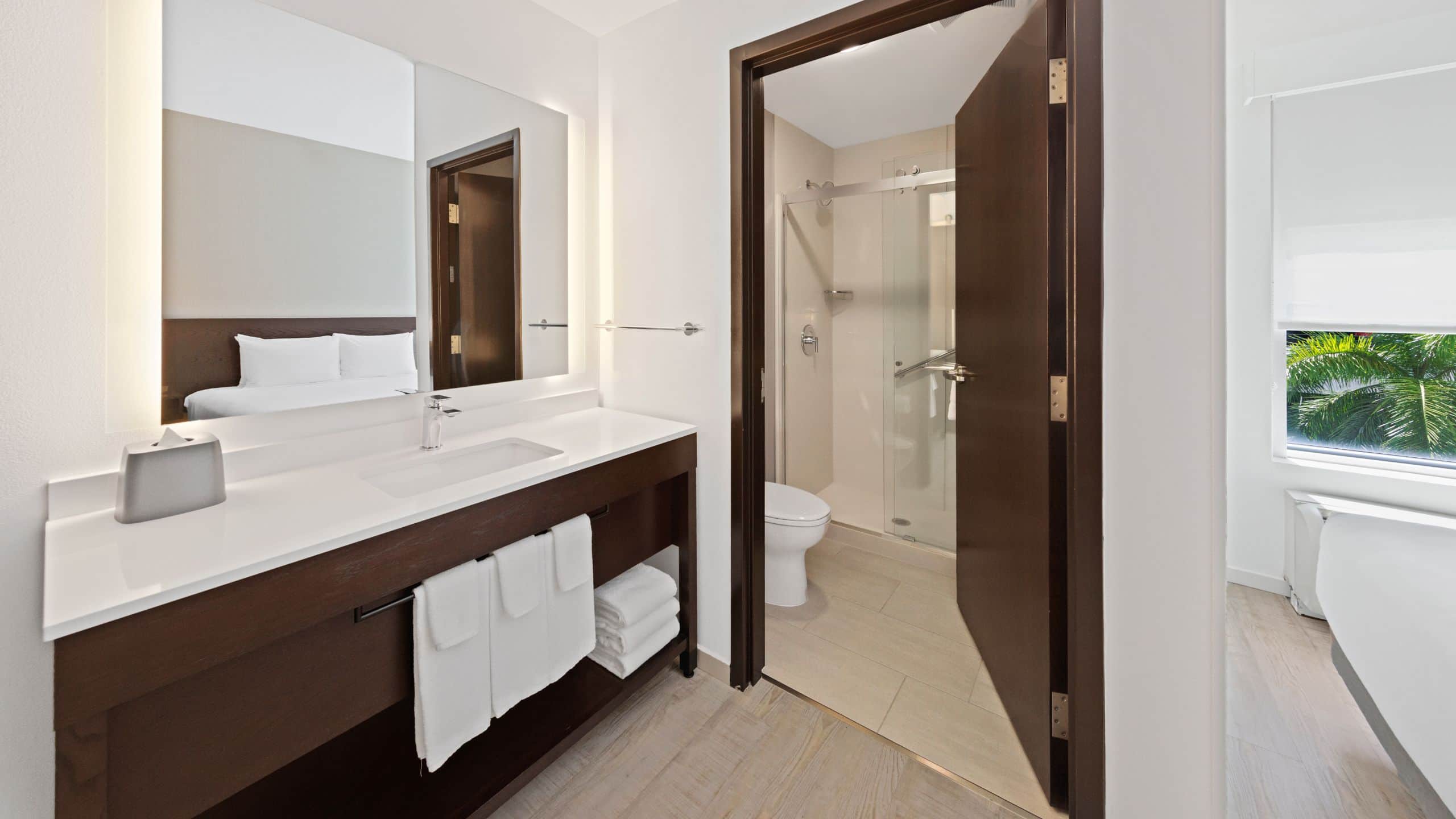 King Bed (with sofa bed) - Image 3