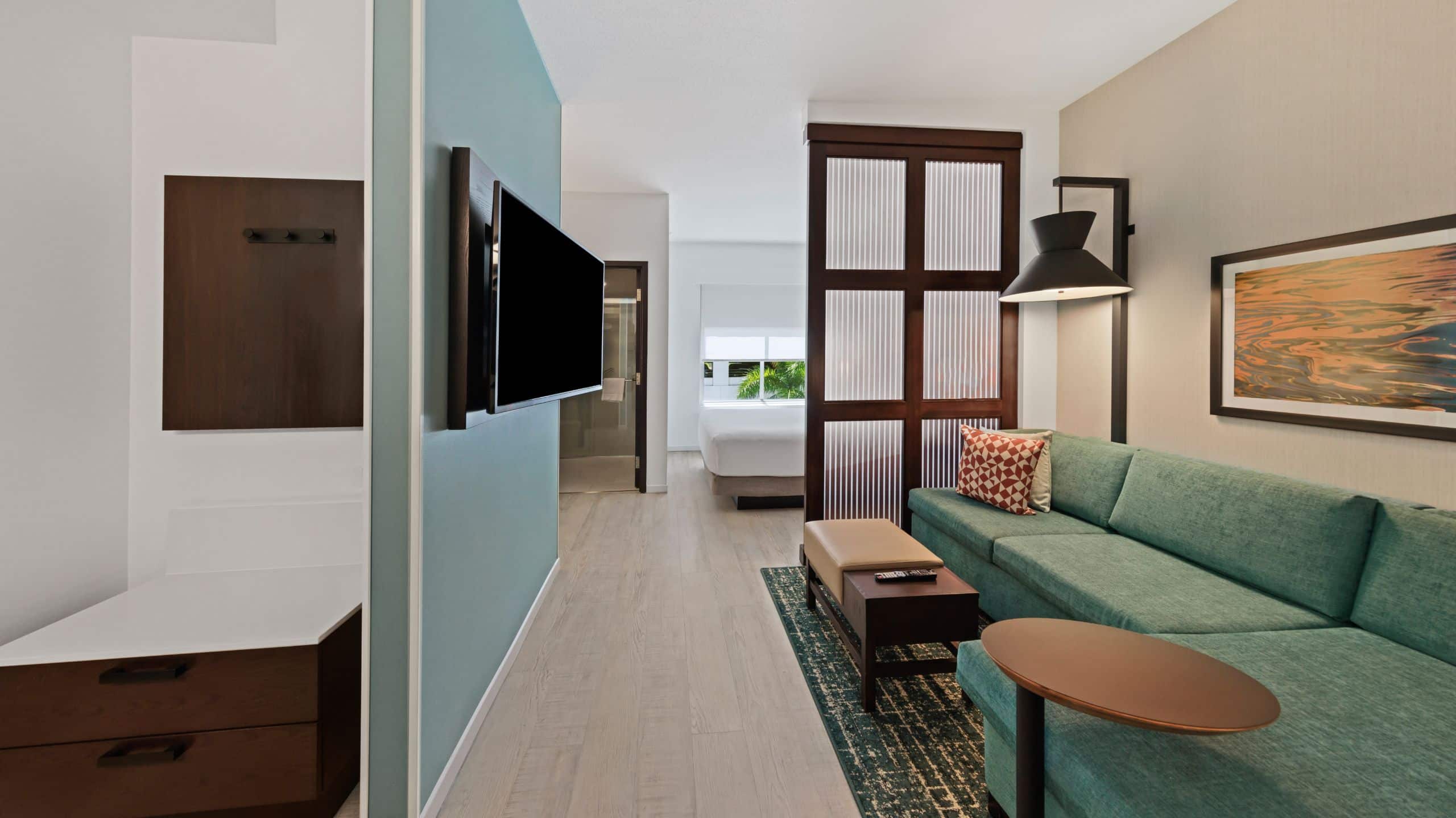 King Bed (with sofa bed) - Image 1