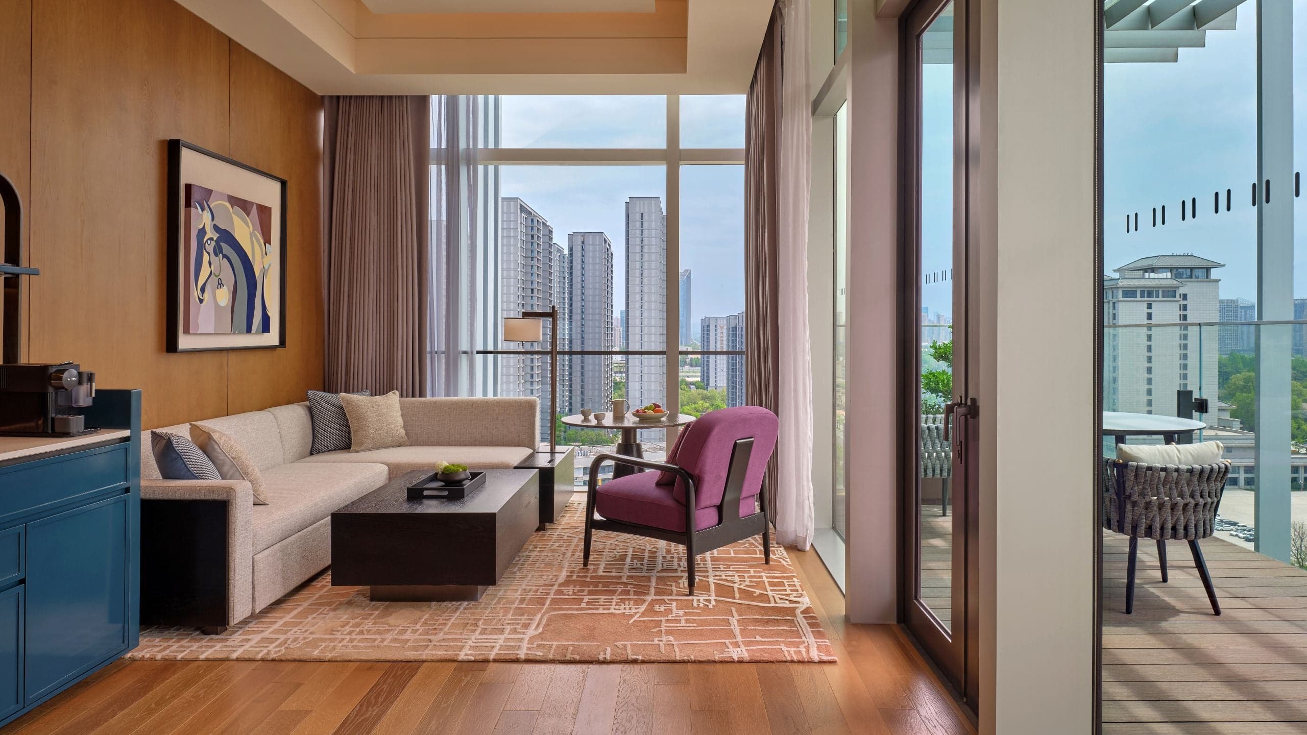 Deluxe Suite King with Balcony - Image 2