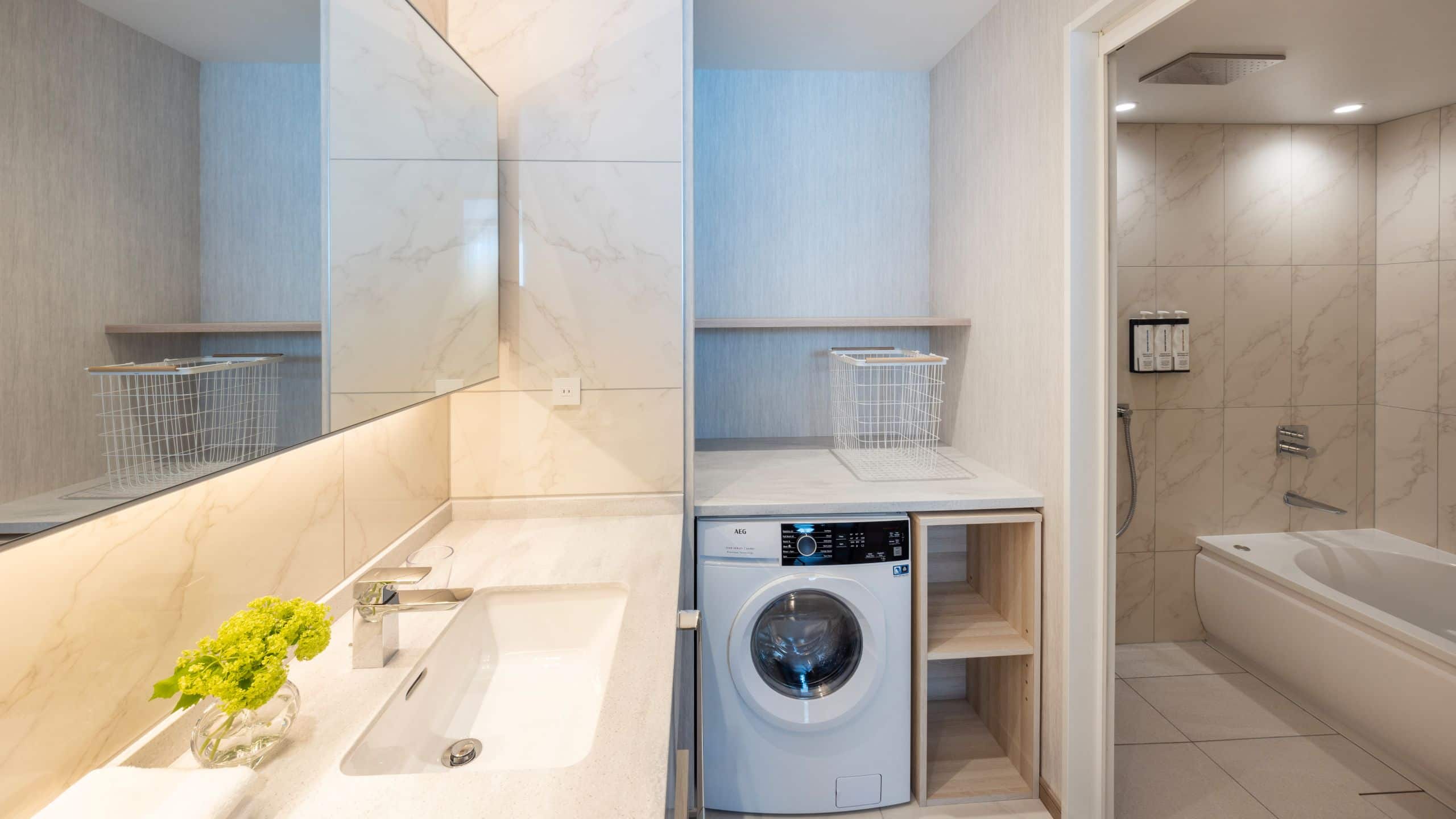 Suite, 2 Twin Beds - Image 4