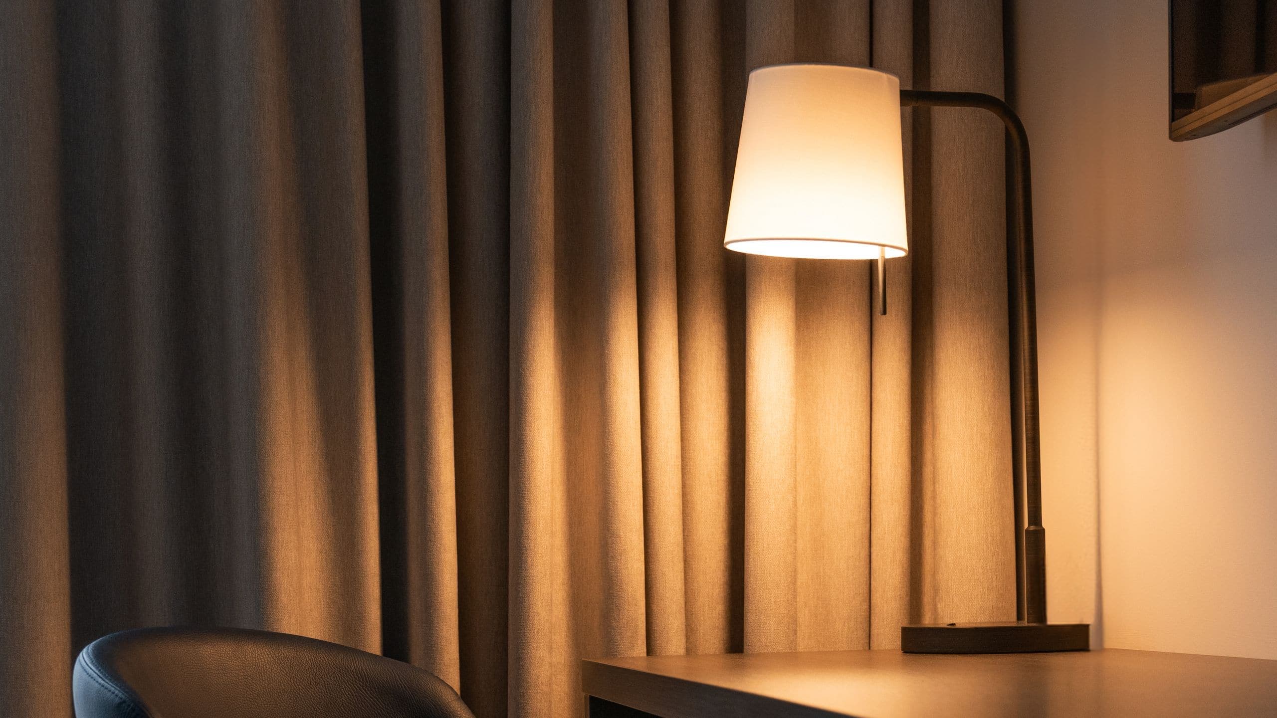 1 King Bed - Image 4