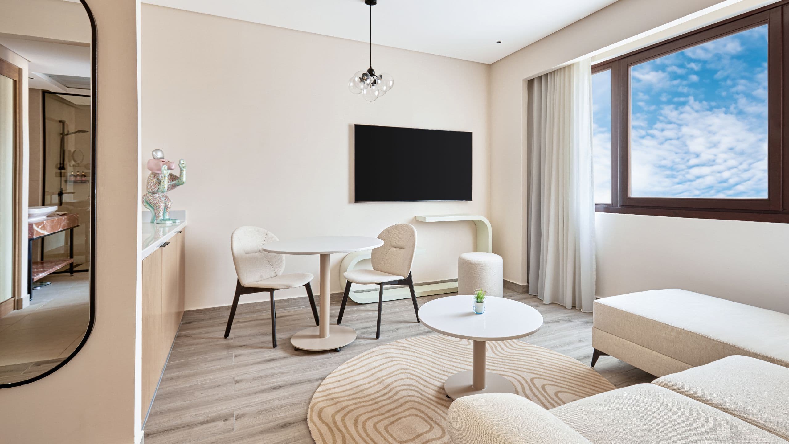 1 Bedroom Suite Deluxe - Image 2