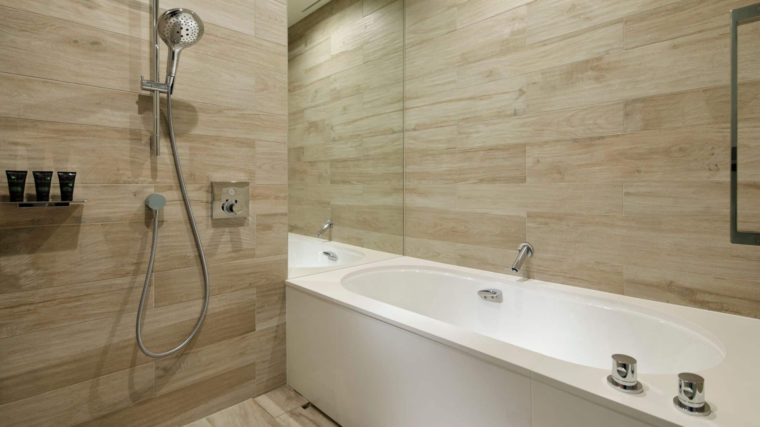 2 Twin Beds - Image 2