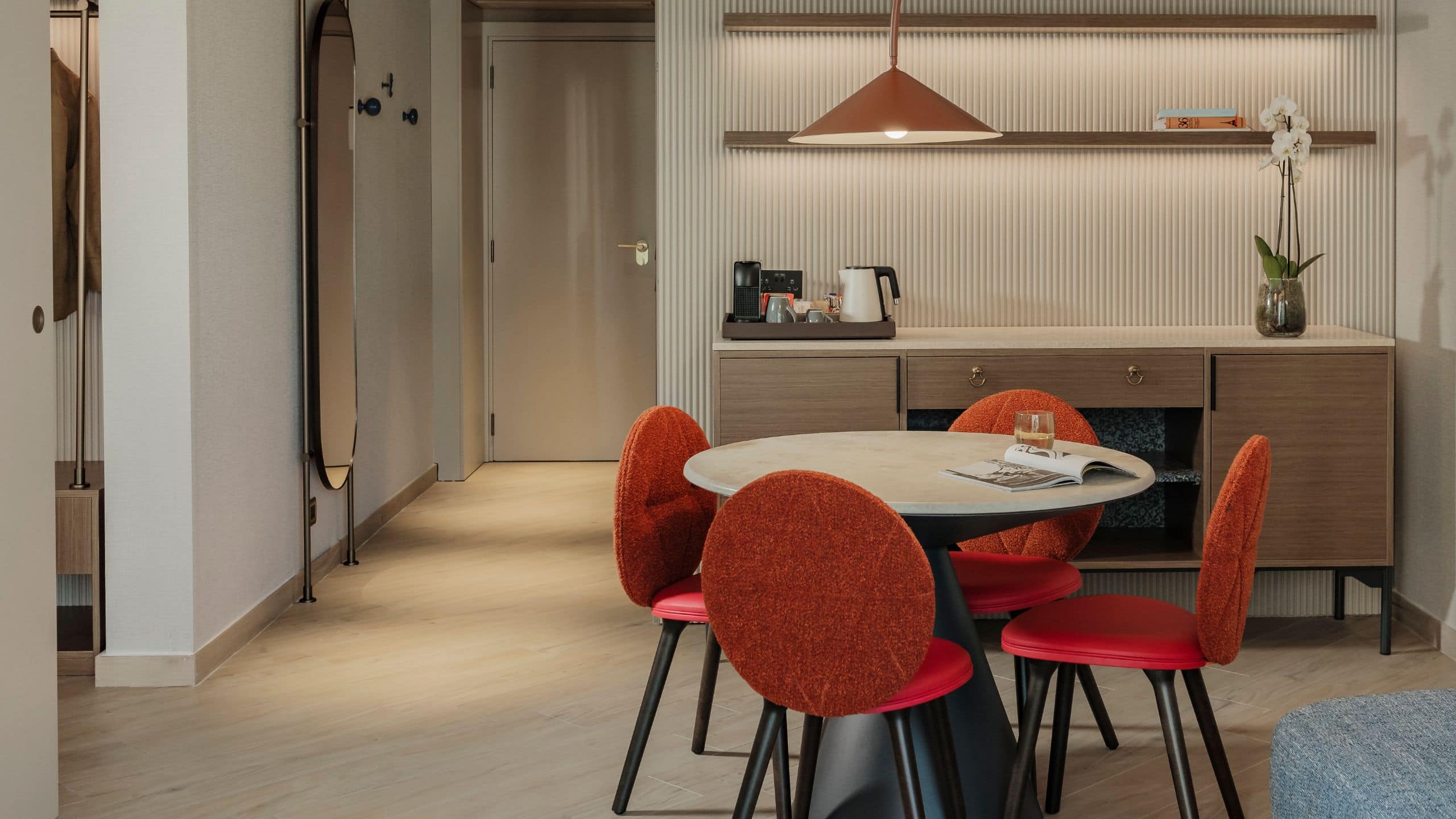 1 Bedroom Suite with Terrace - Image 5