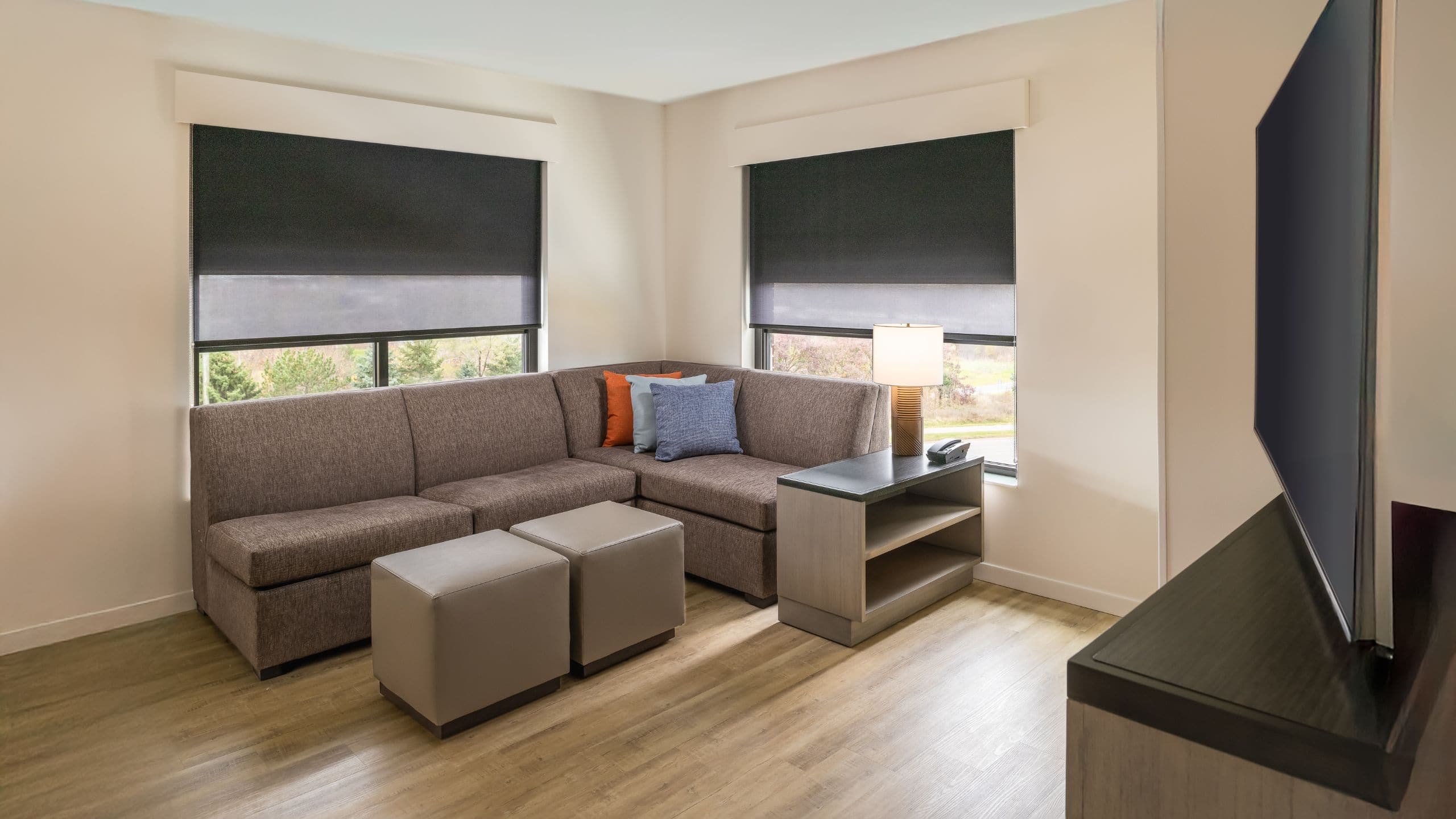 Accessible | One Bedroom Kitchen Suite/Shower Two Queen Beds (Plus Sofa Bed) - Image 1