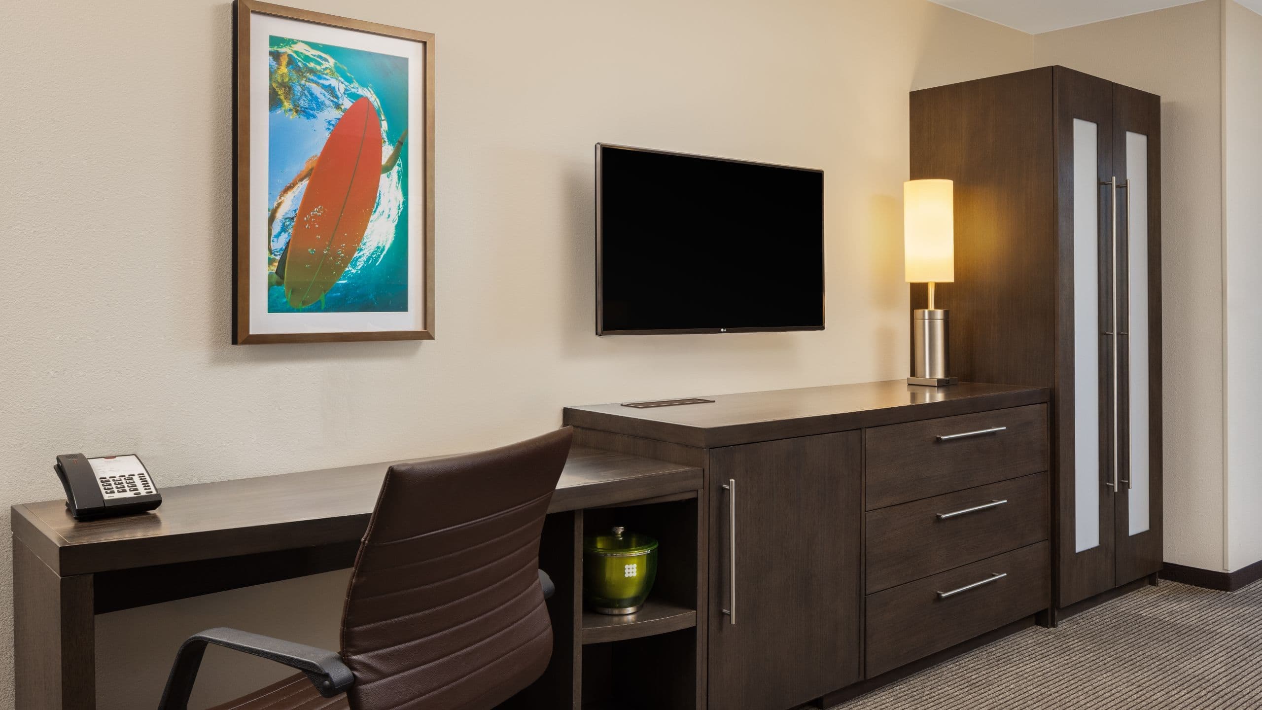 Two Queen Beds (Plus Sofa Bed) - Image 3