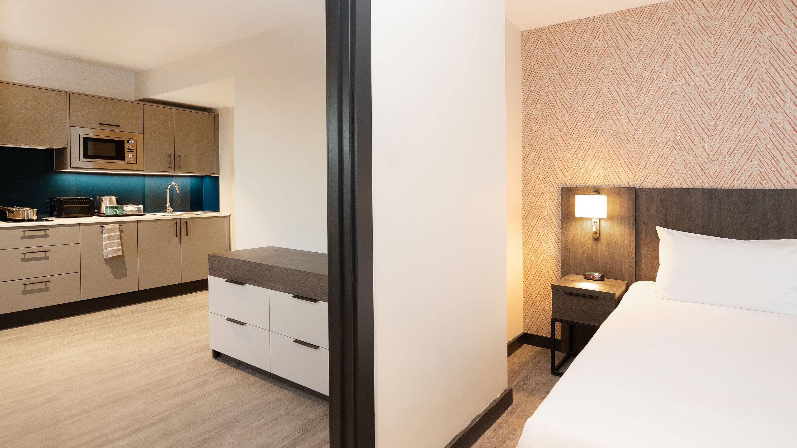 1 Bedroom Suite with Kitchenette - Image 1