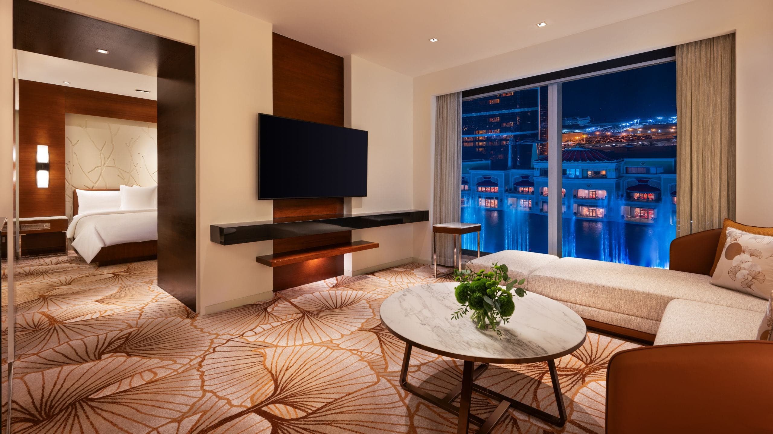 Grand Suite Fountain View King - Image 1