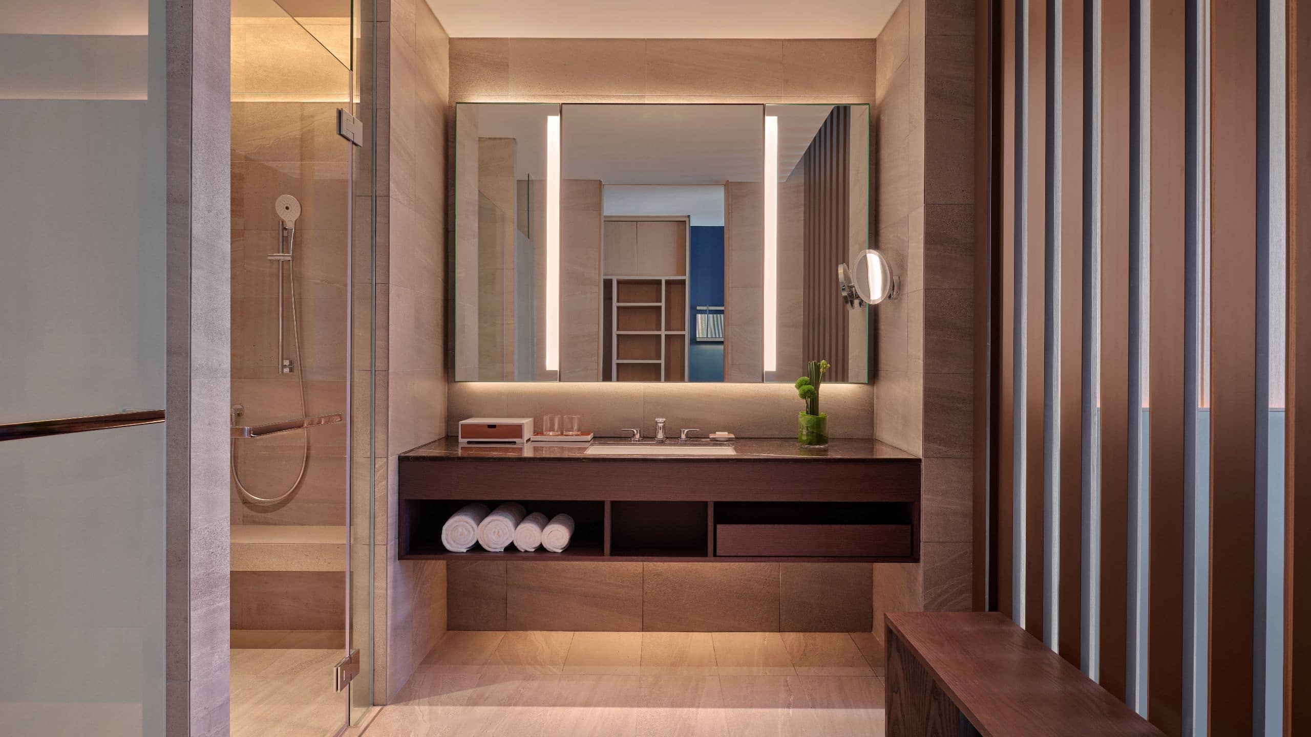 1 King Bed - Image 2