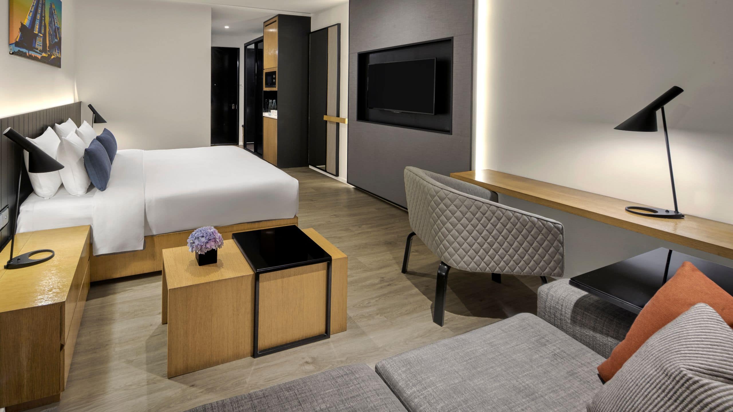 Den King Bed - Image 1