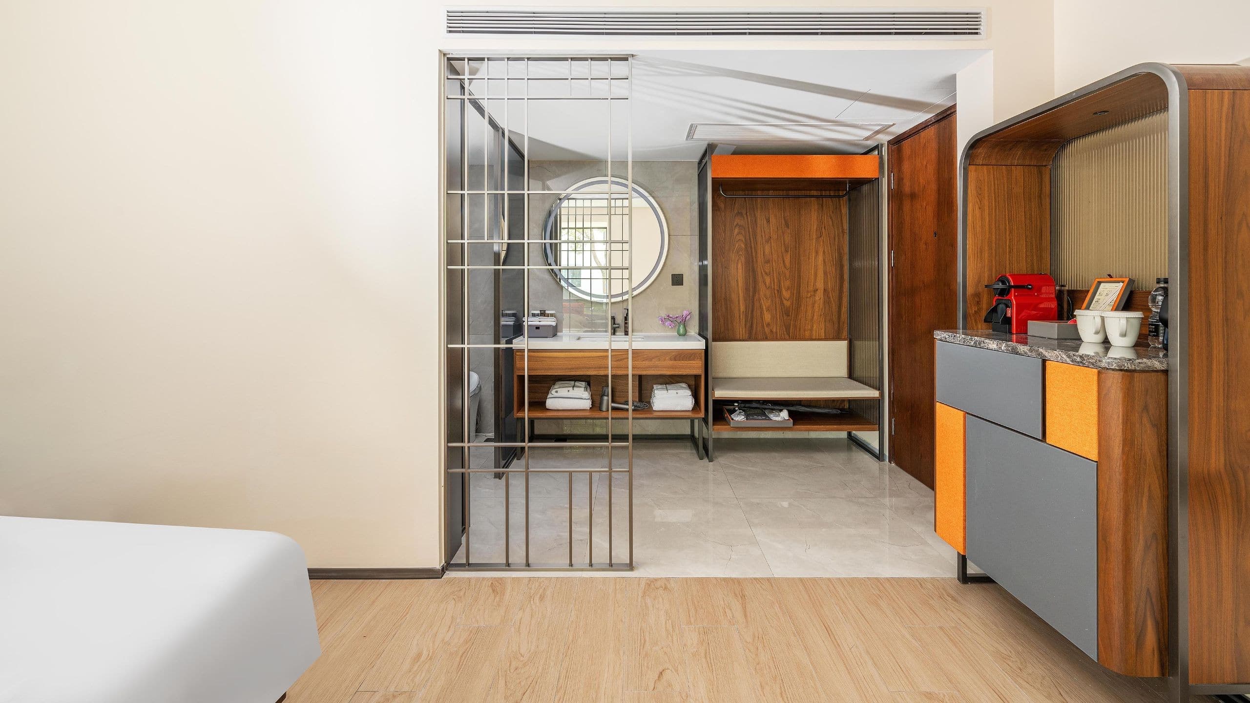 Superior Garden View King - Image 4