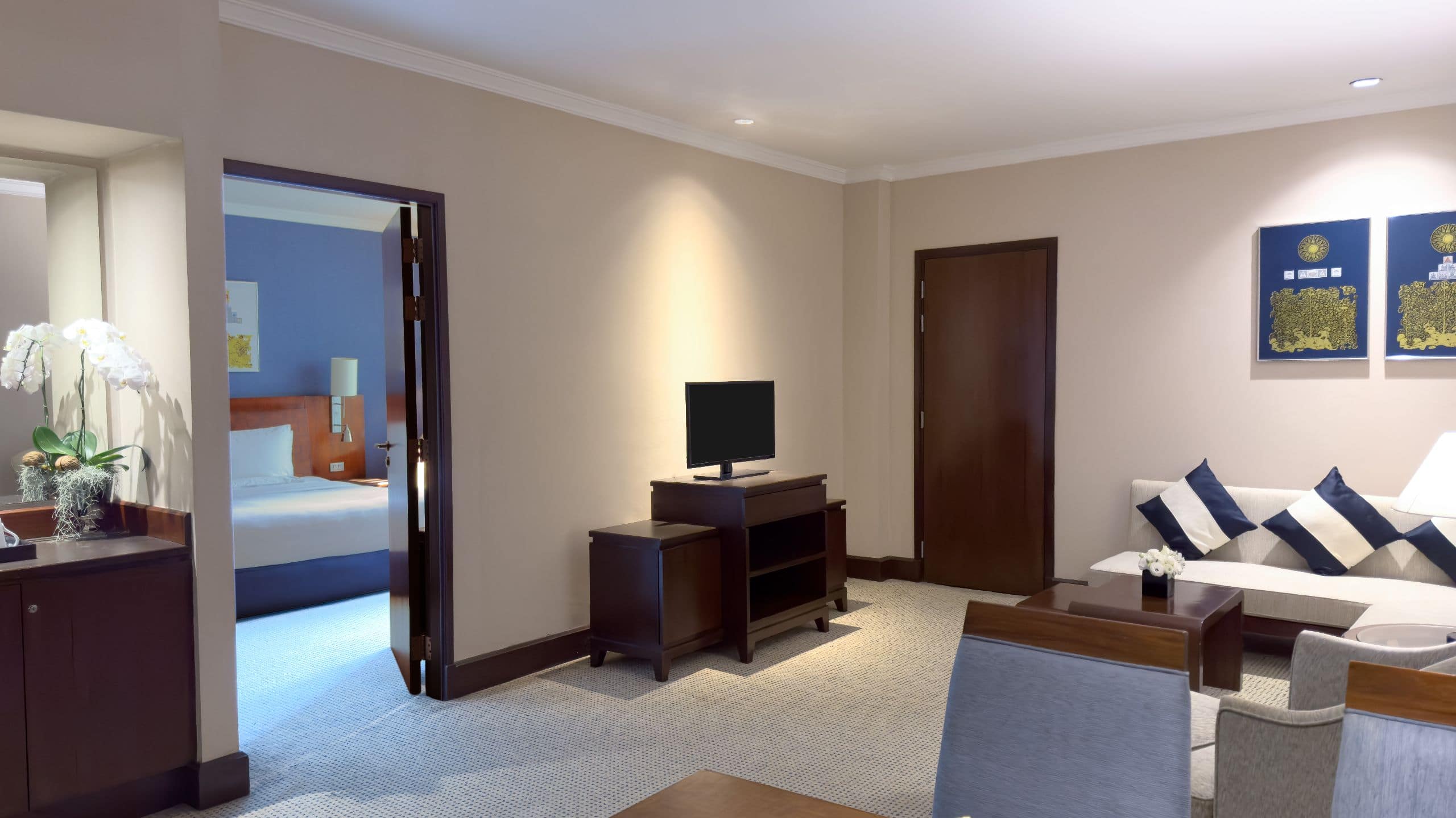 Executive Suite - Image 1