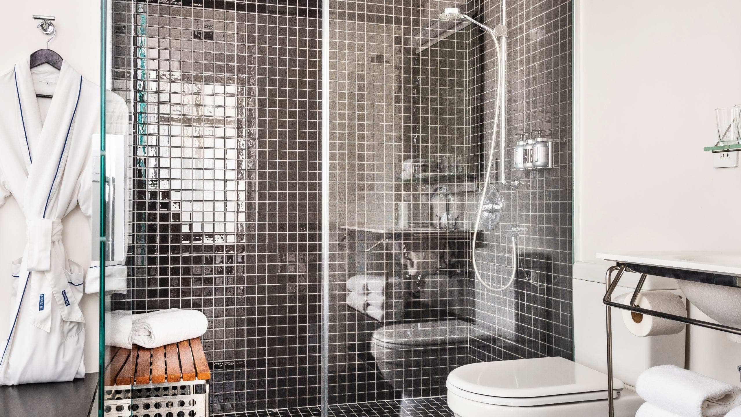 Standard Queen - Image 2