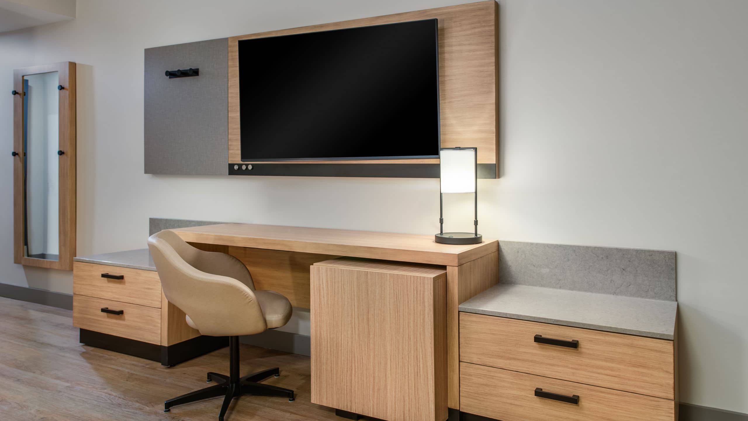 City View / King Bed - Image 2