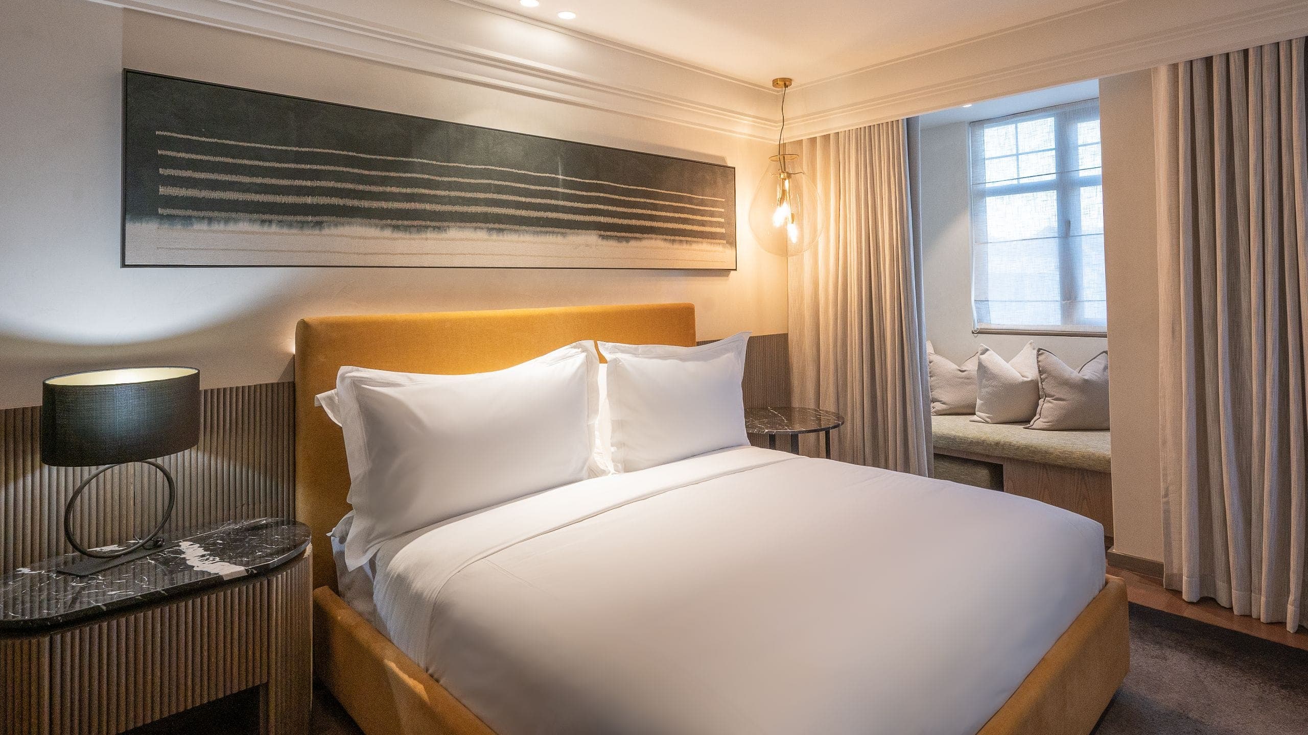 1 King Bed - Image 3