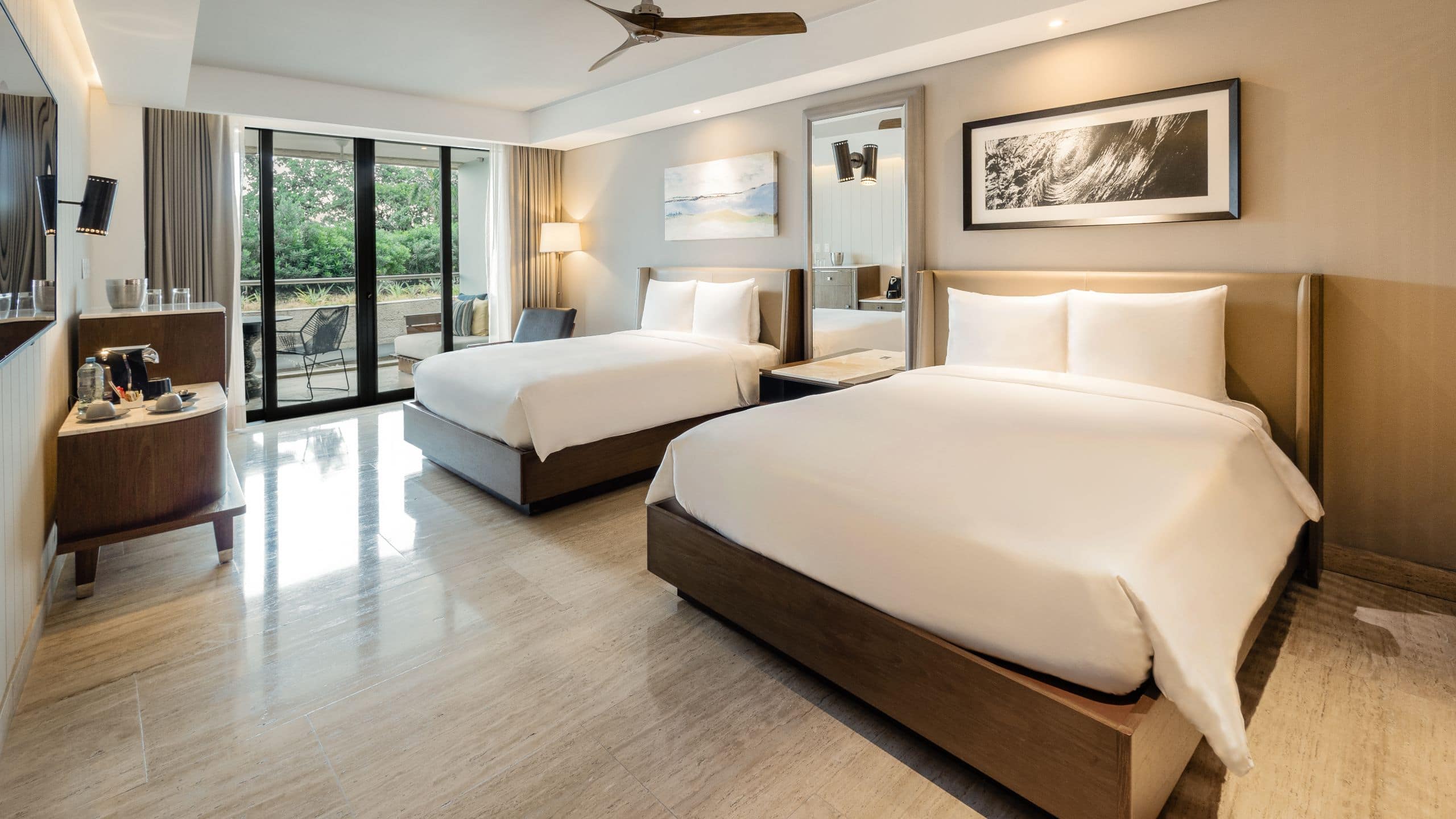 2 Queen Beds Downtown House - Image 1