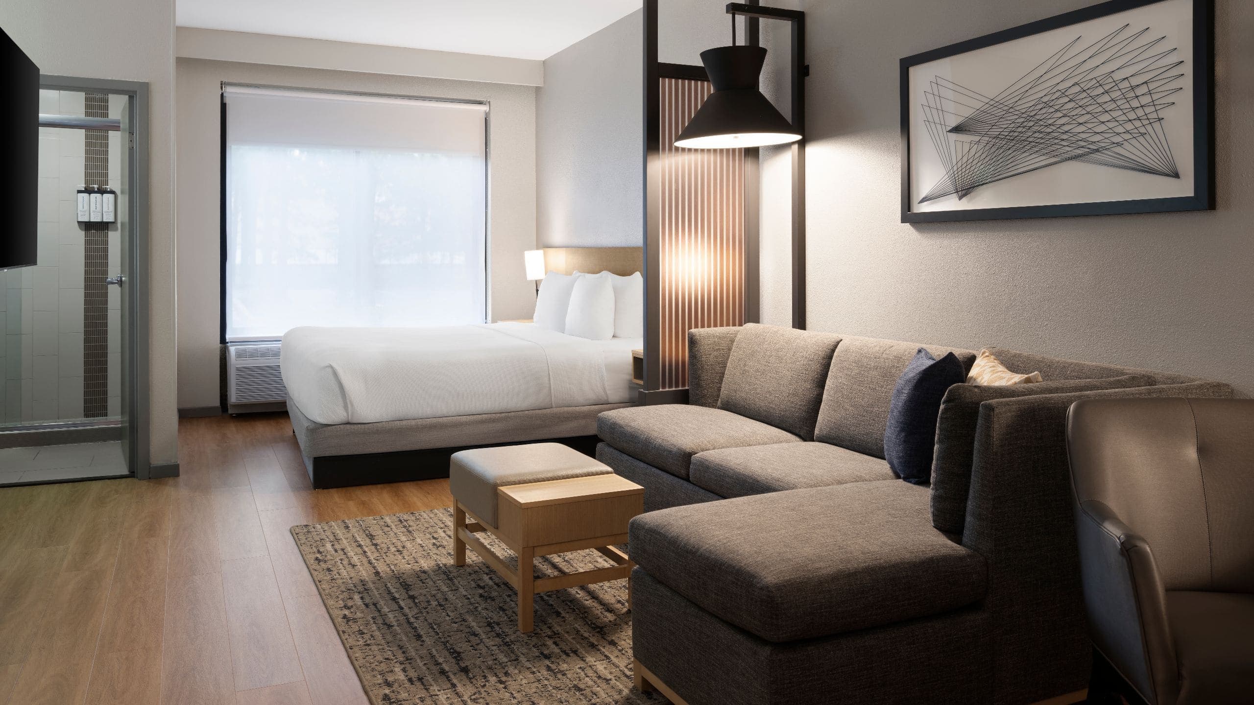 King Bed (with sofa bed) - Image 2