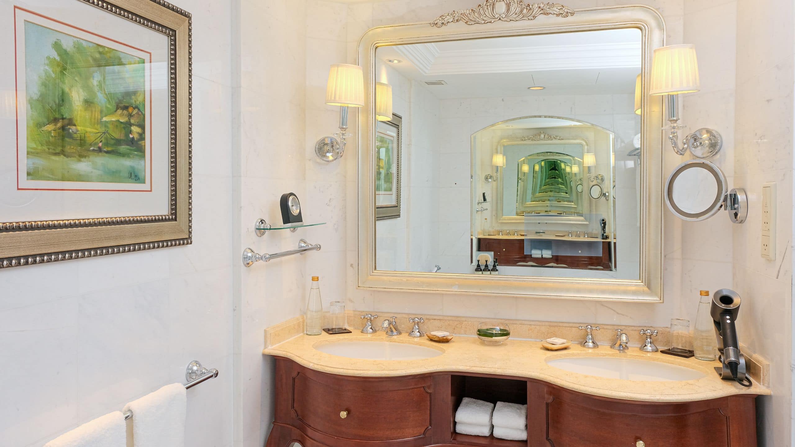 Park Executive Suite - Image 4