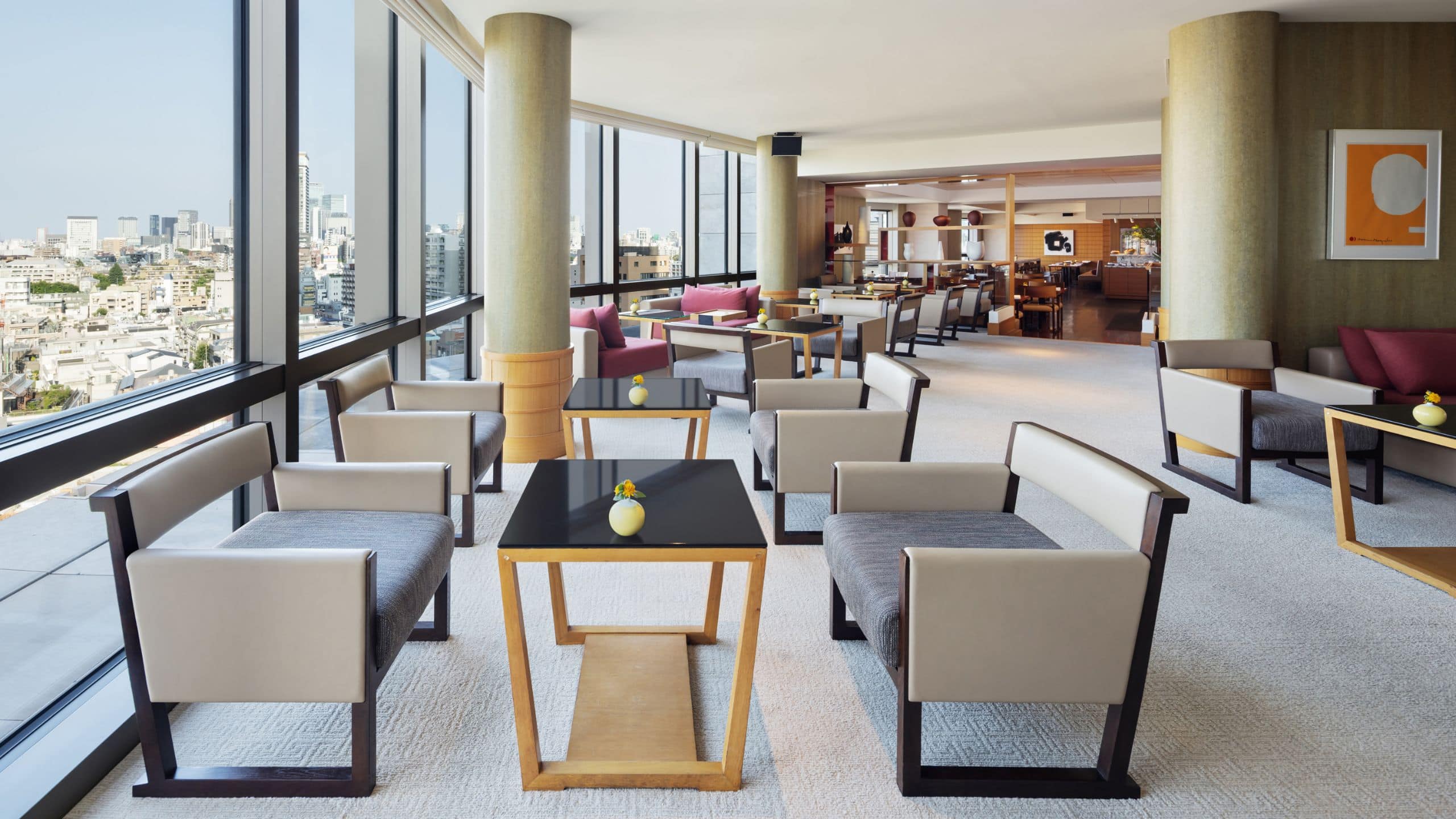 1 King Bed, Club Access - Image 5