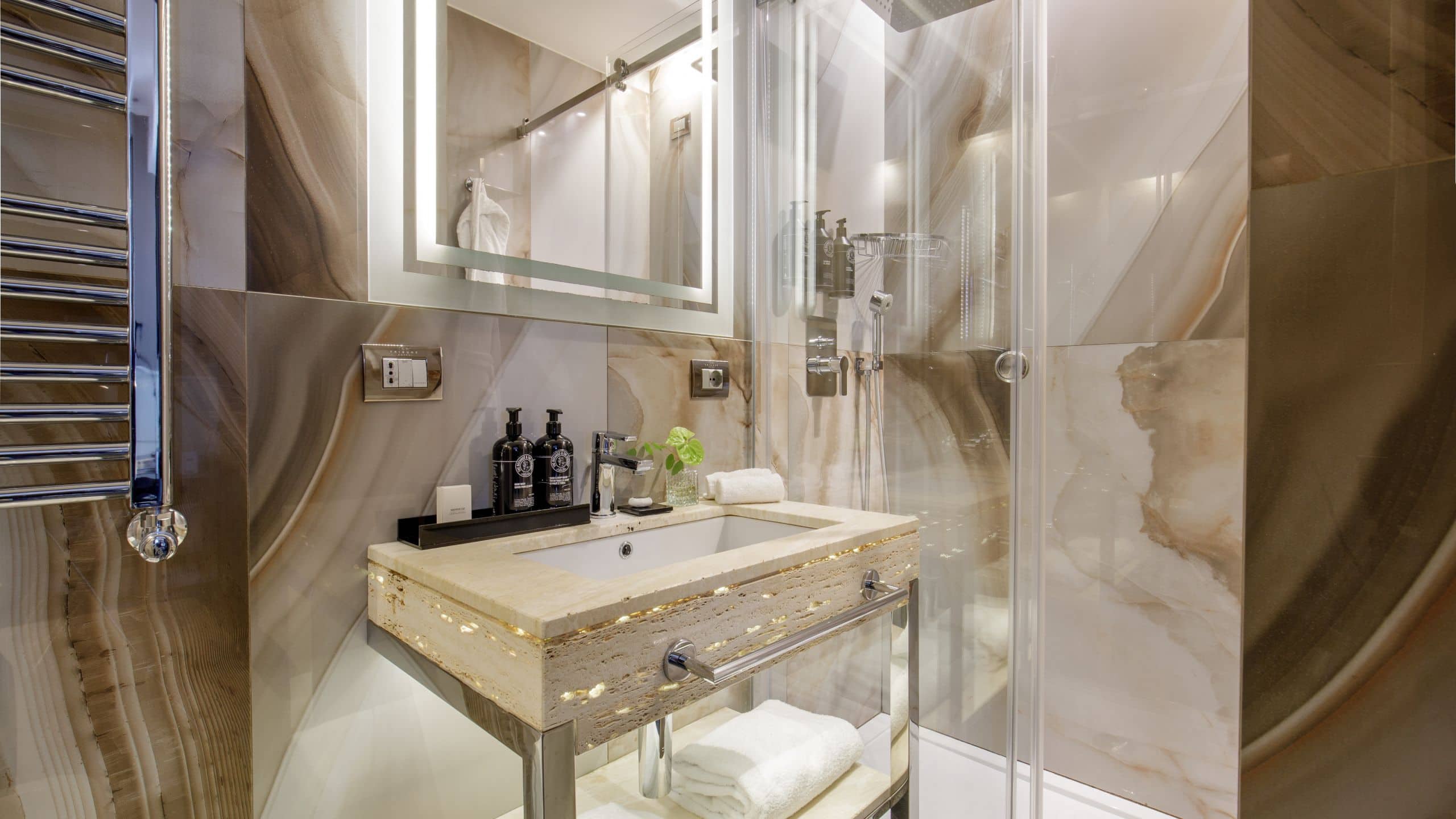 1 King Junior Suite - Image 5