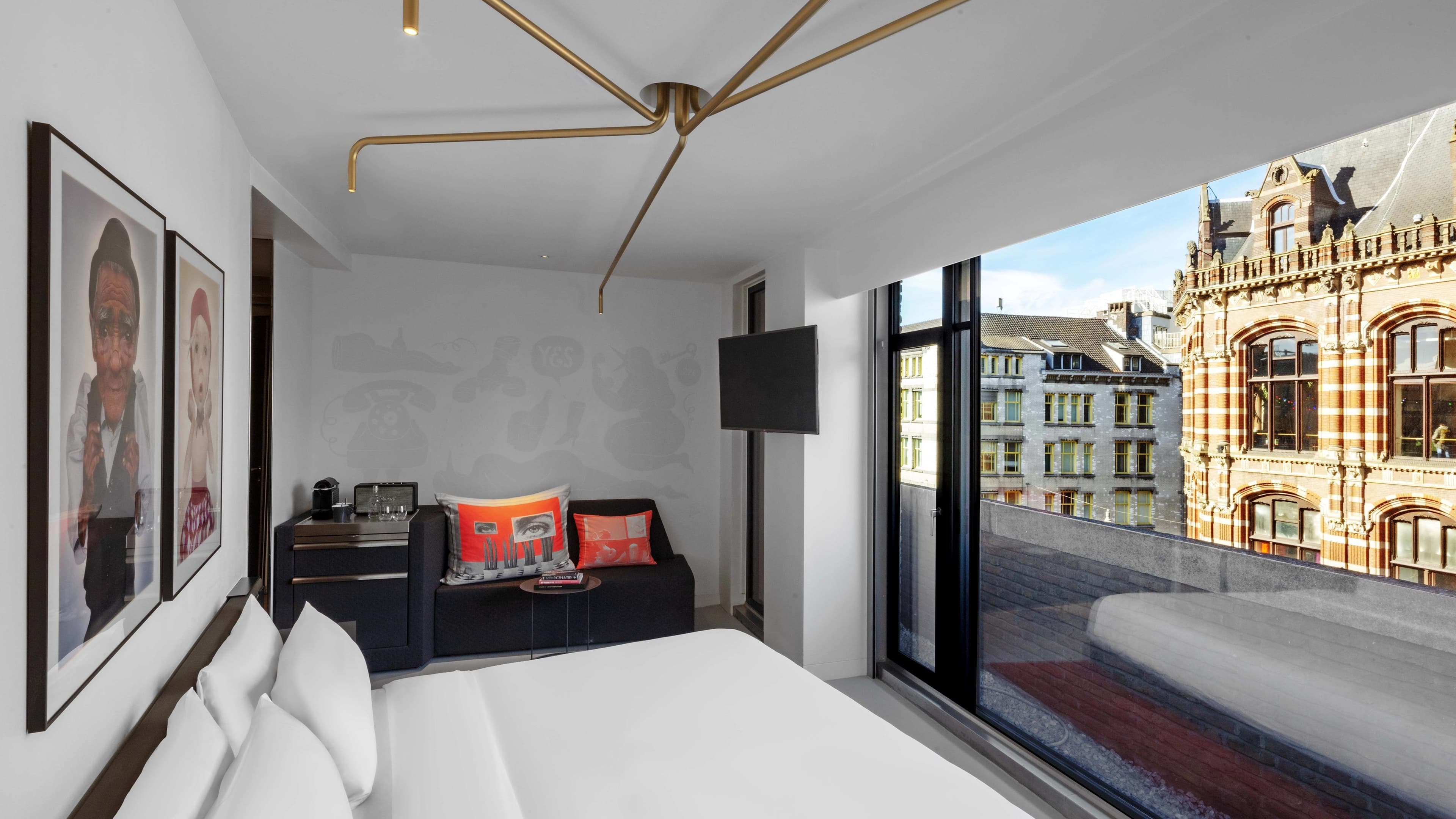 Deluxe Exchange - Image 5