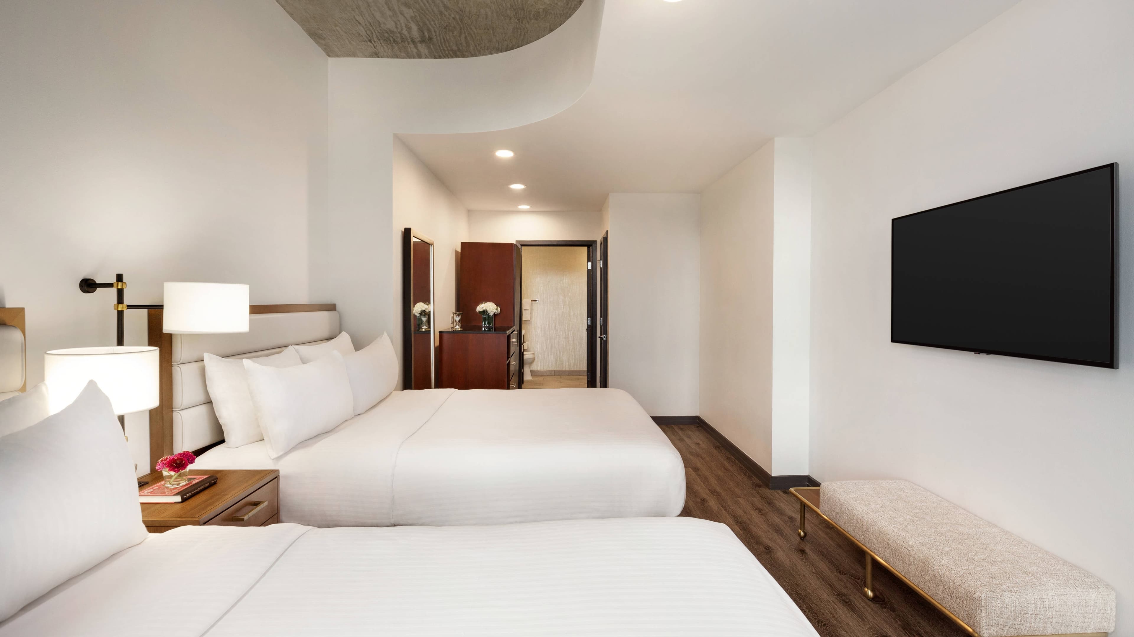 1 Bedroom Suite - Image 1