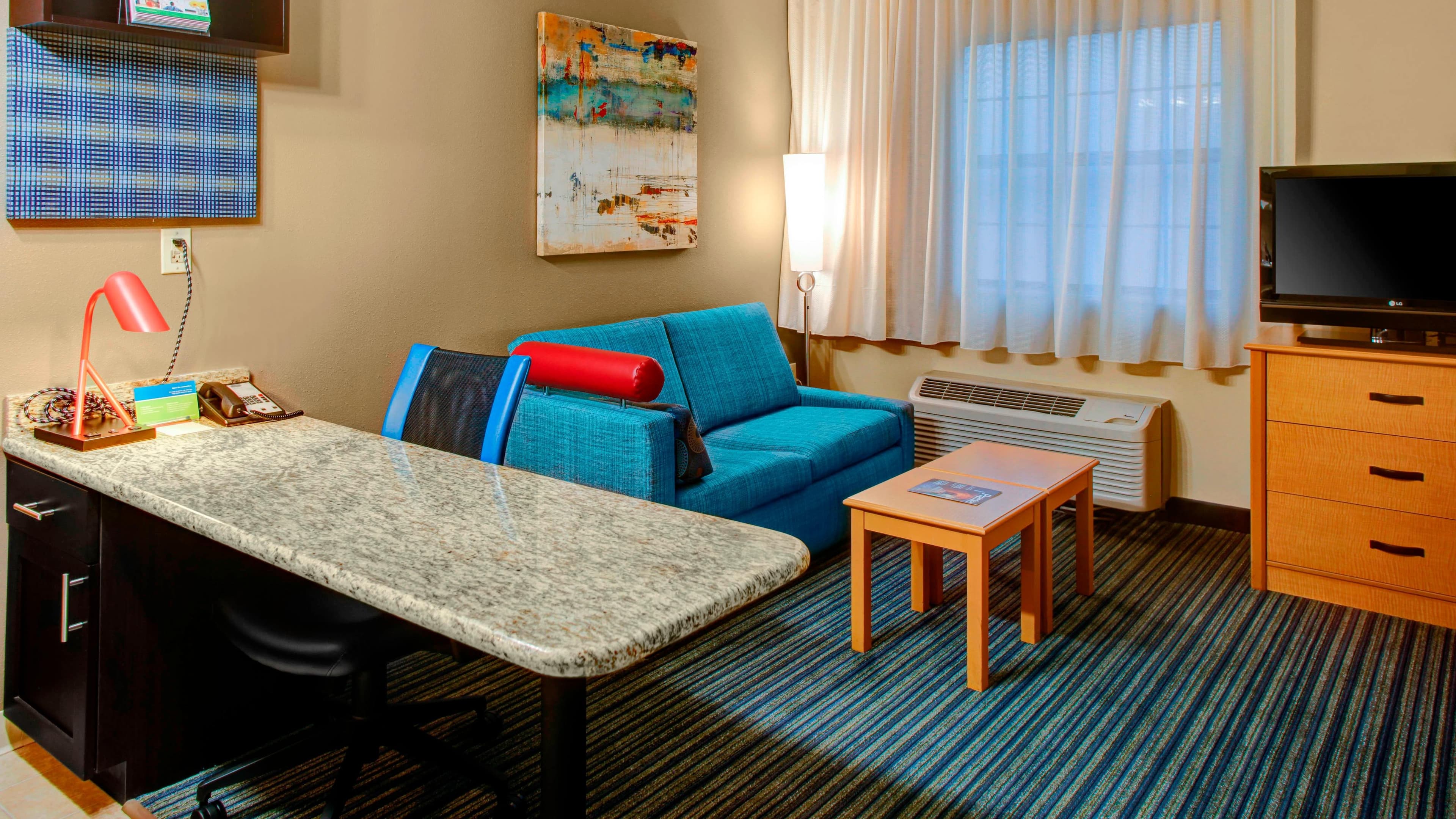 1 Bedroom Suite - Image 2