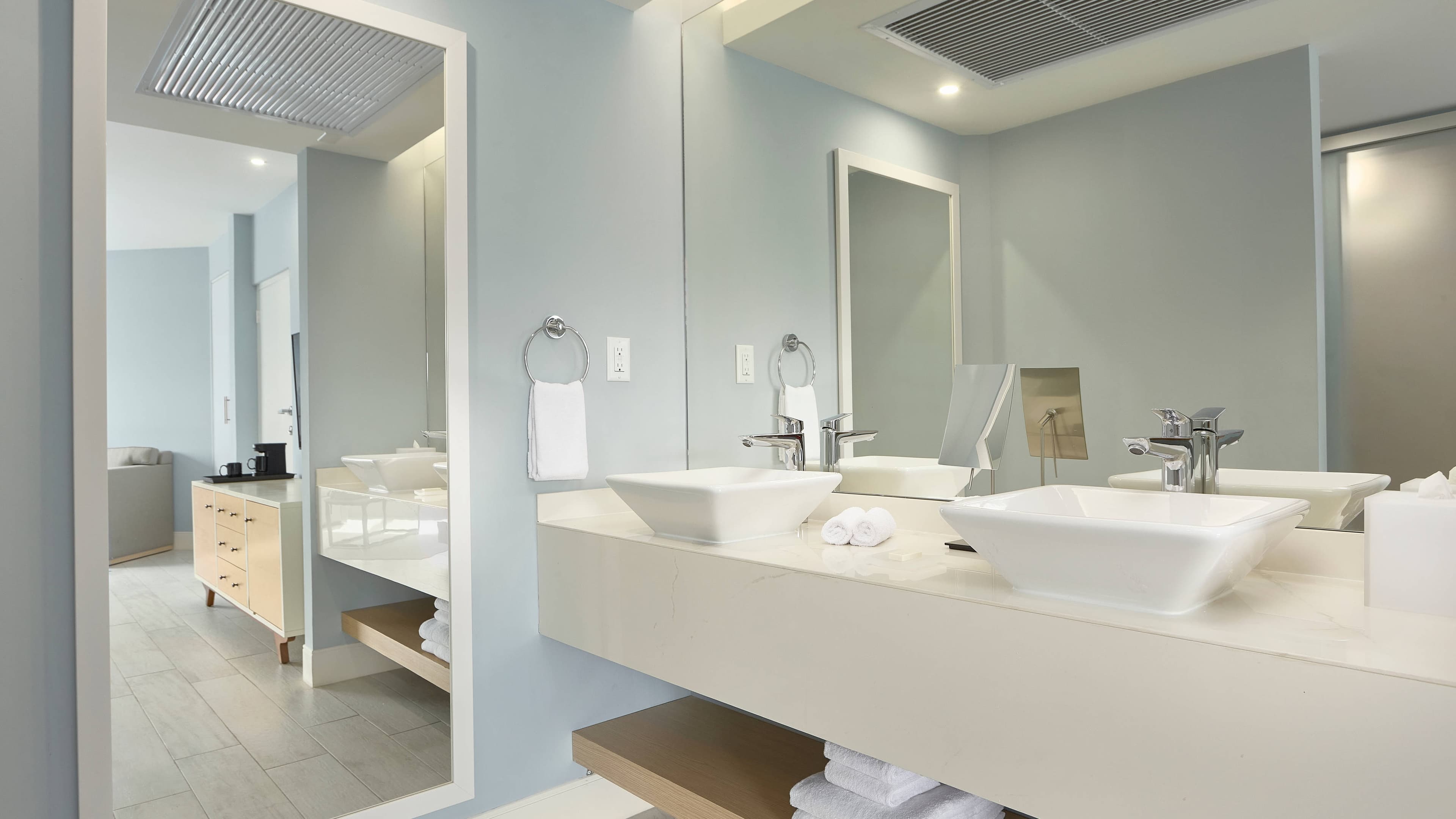 Limited View - Image 3