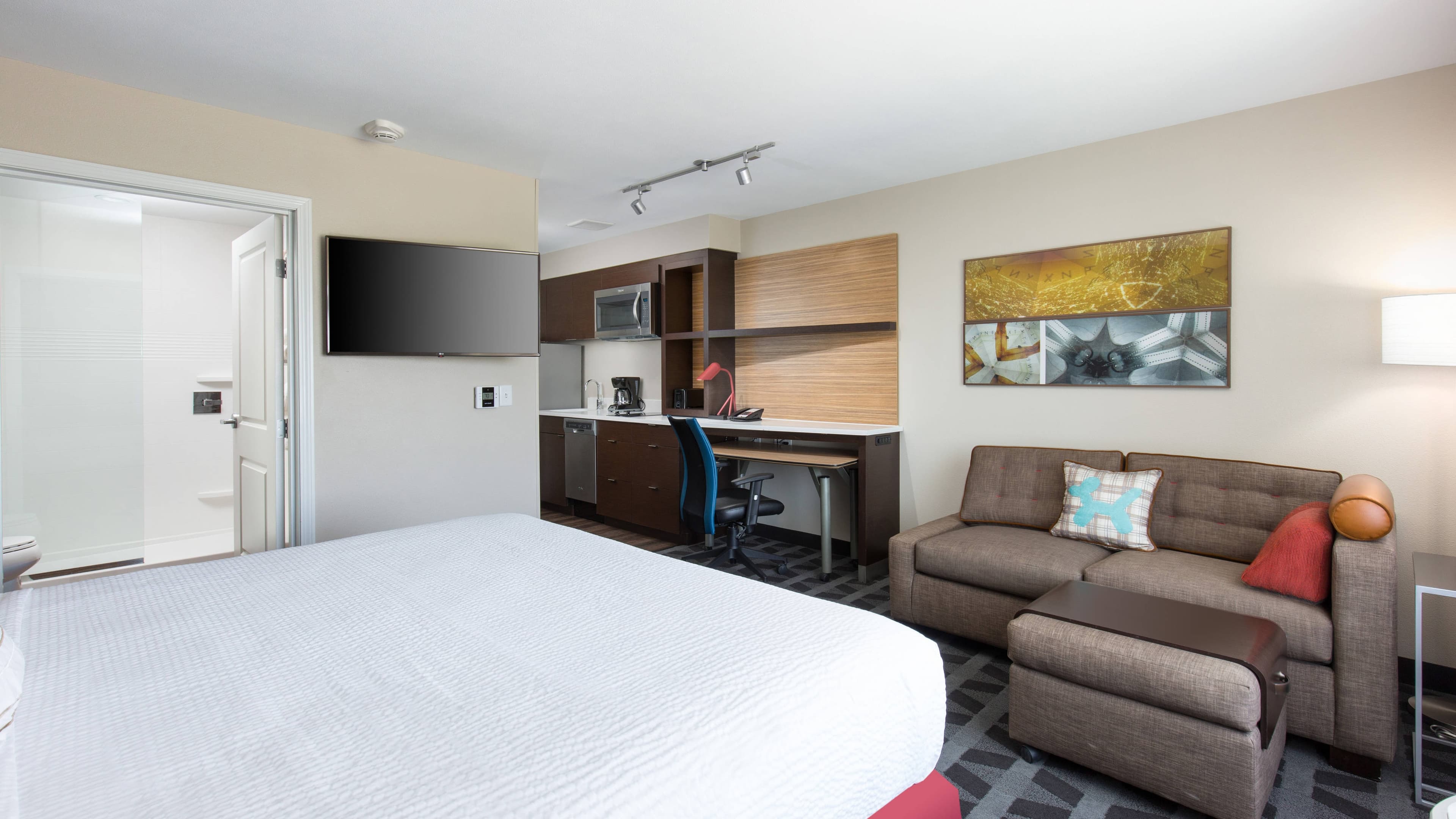 Studio Suite - Image 1