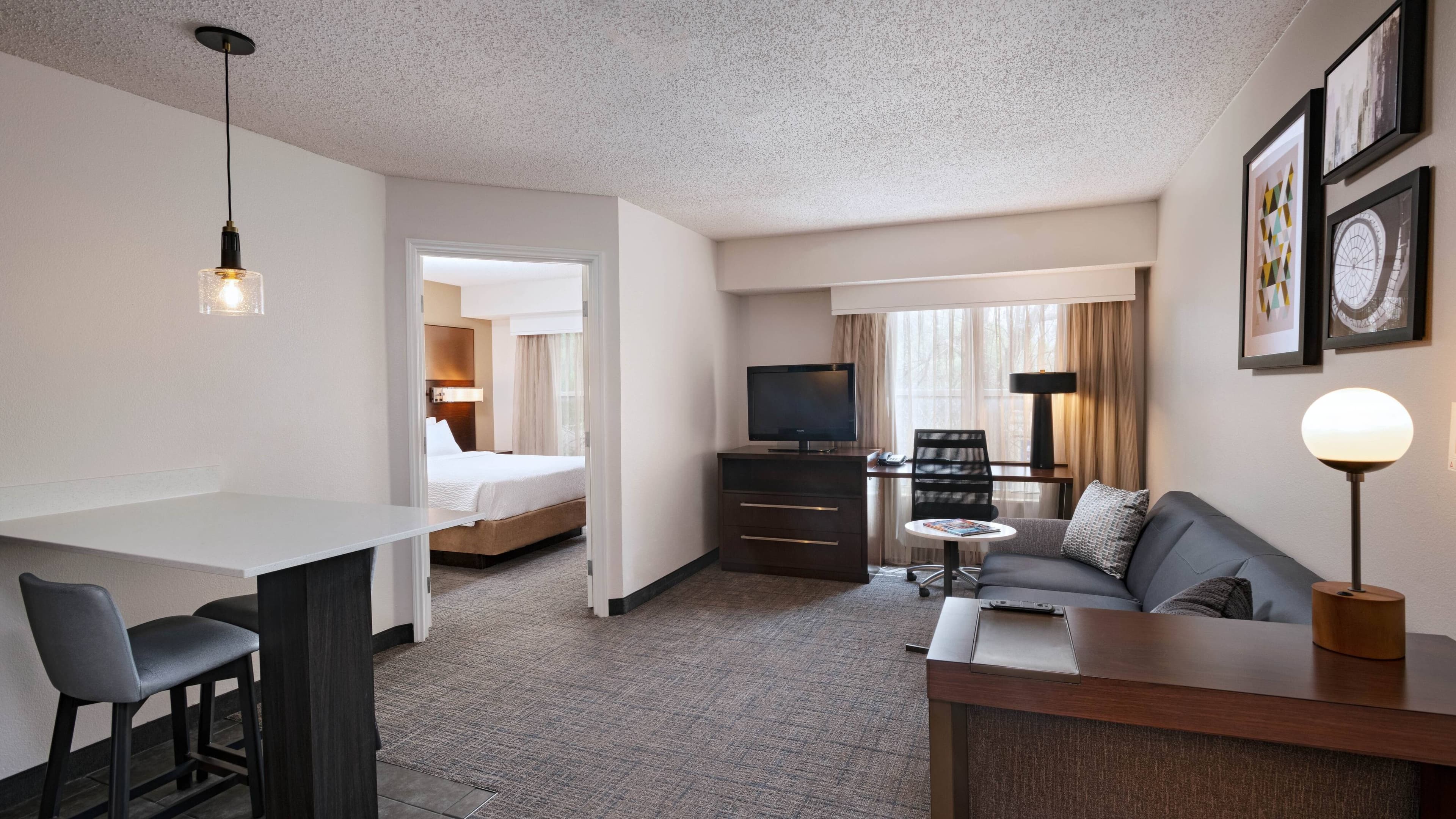 1 Bedroom Suite - Image 1