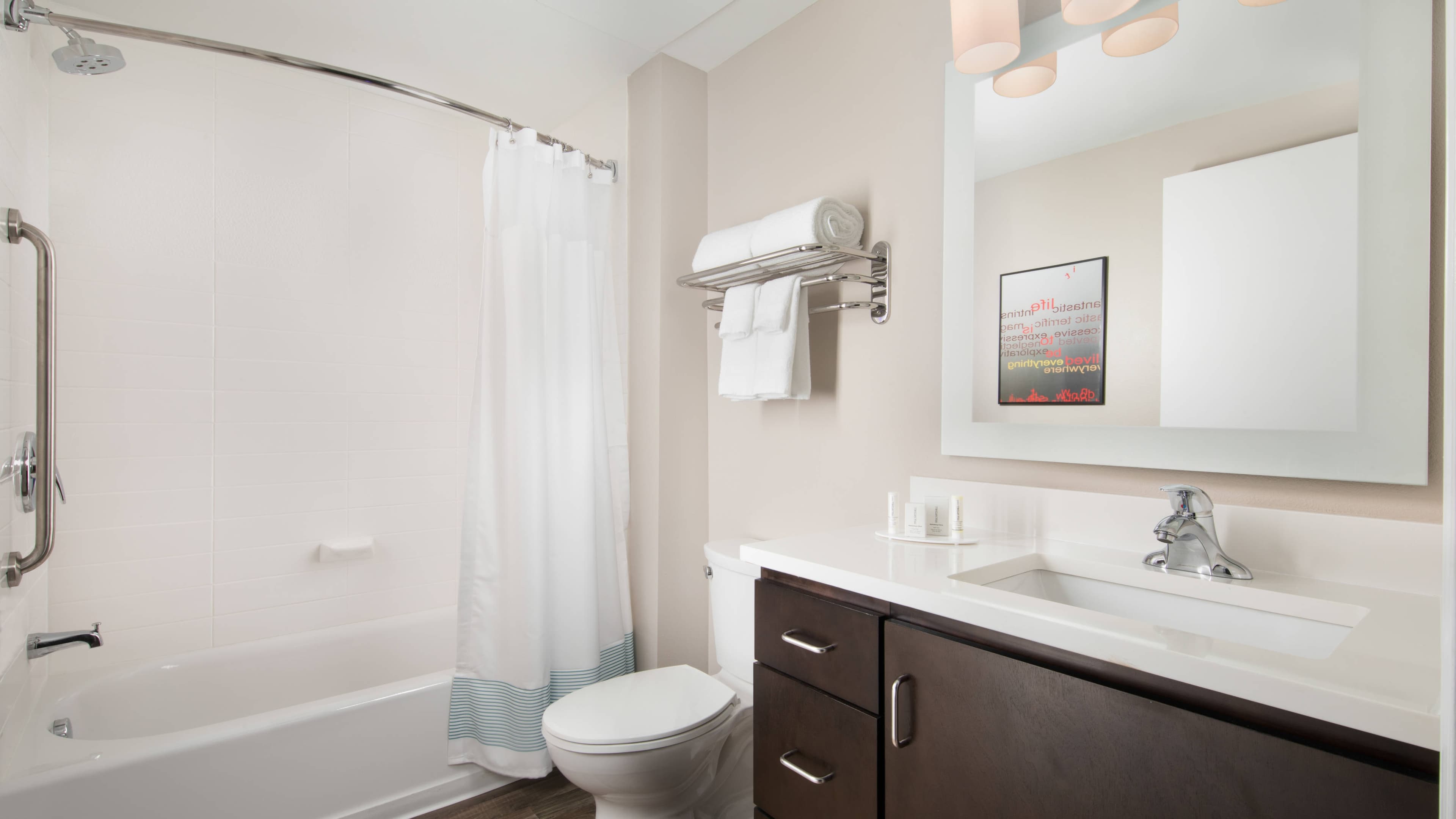 1 Bedroom Suite - Image 1