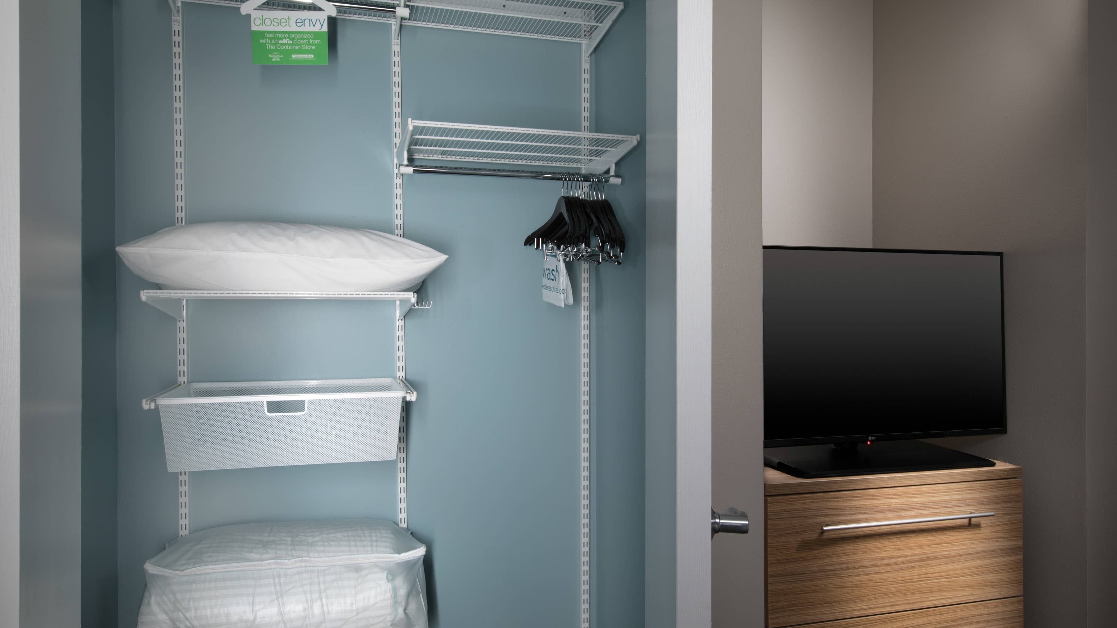 1 Bedroom Suite - Image 4