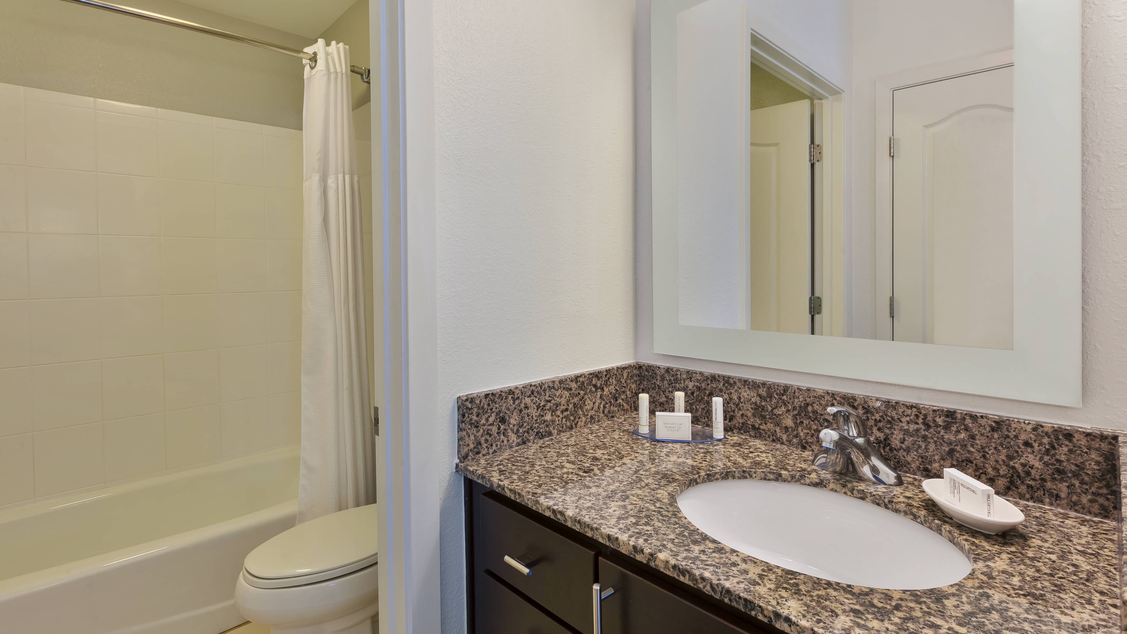 Studio Double Queen - Image 3