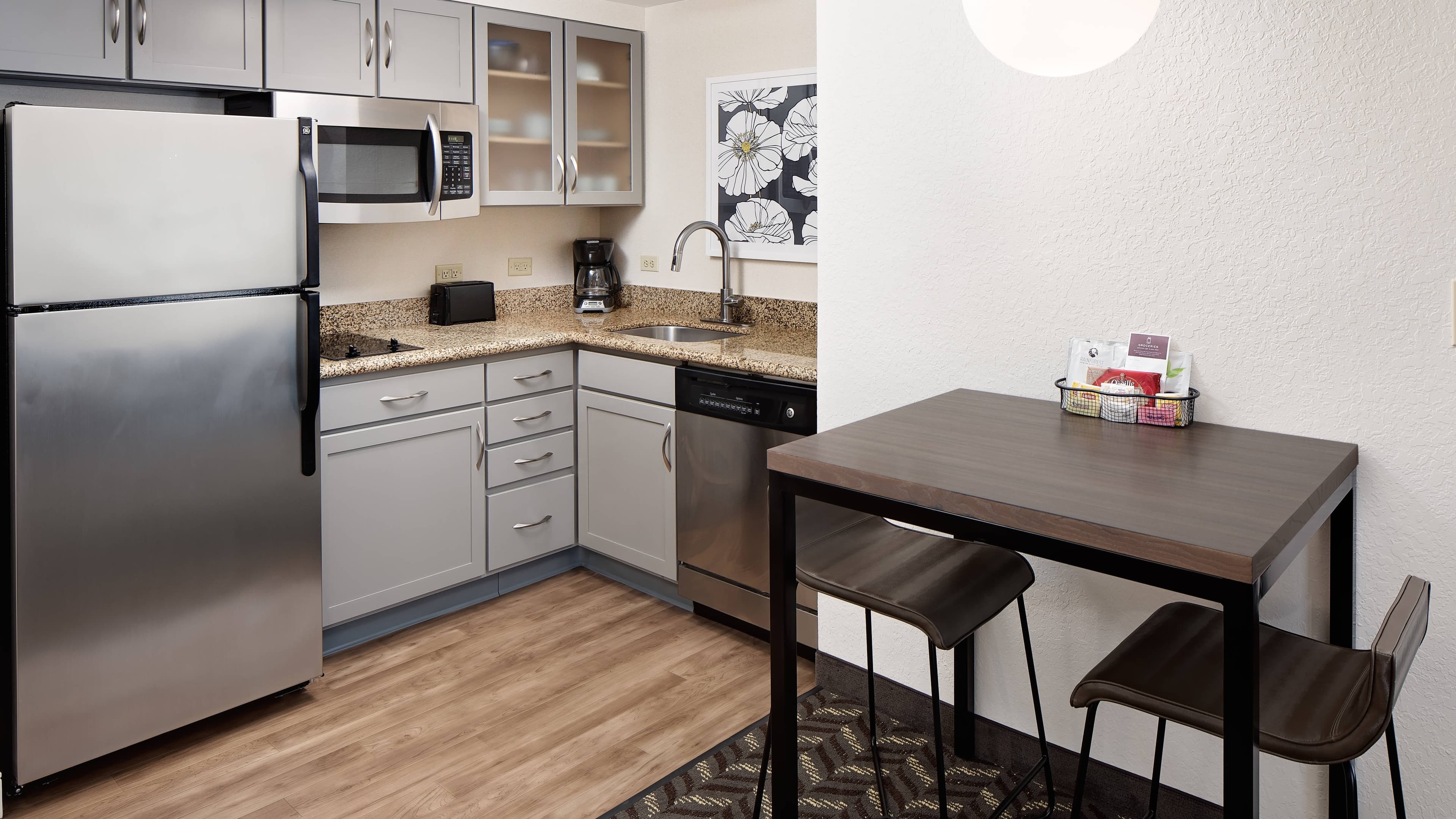 1 Bedroom Suite - Image 4