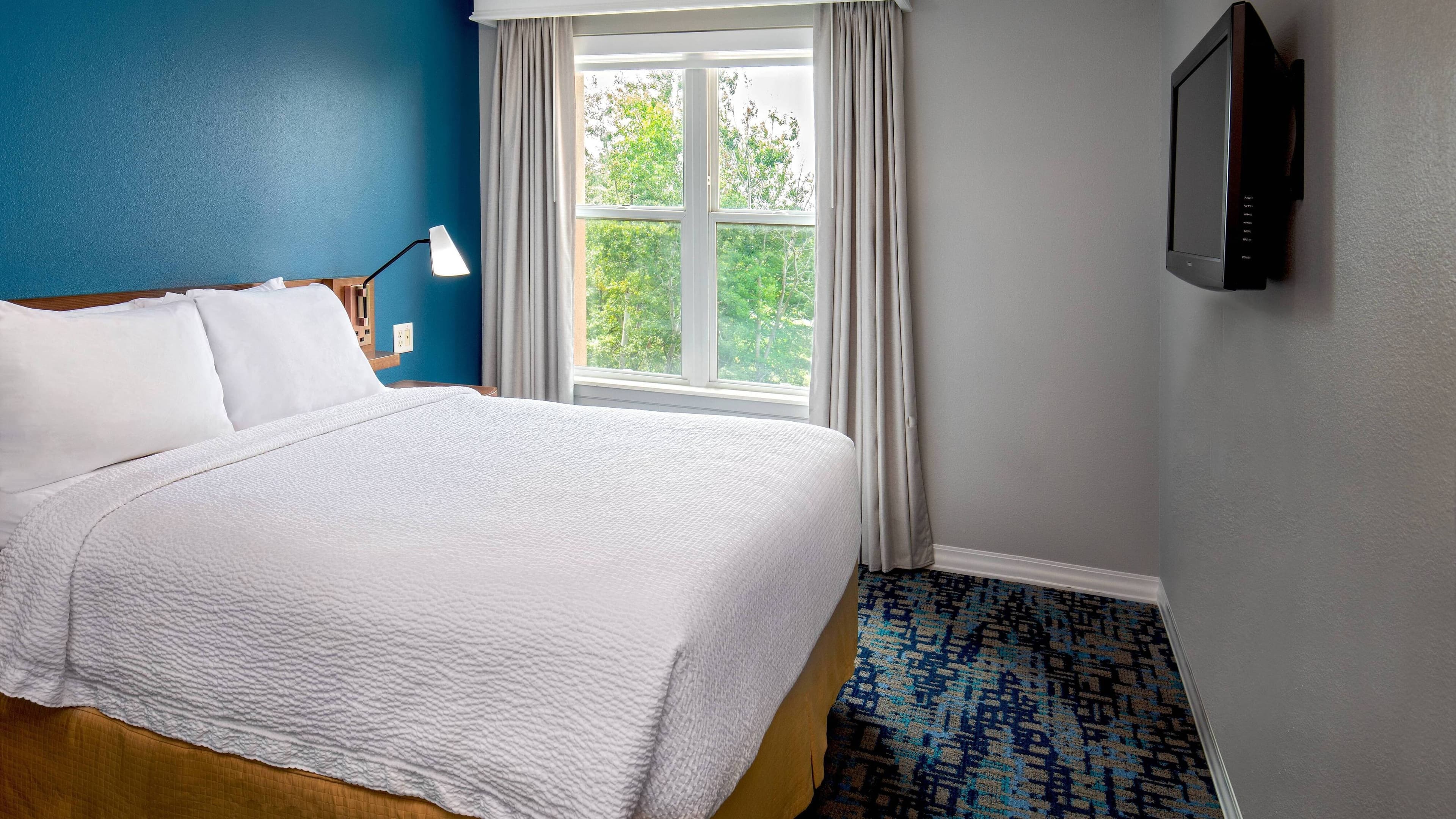 1 Bedroom Suite - Image 3