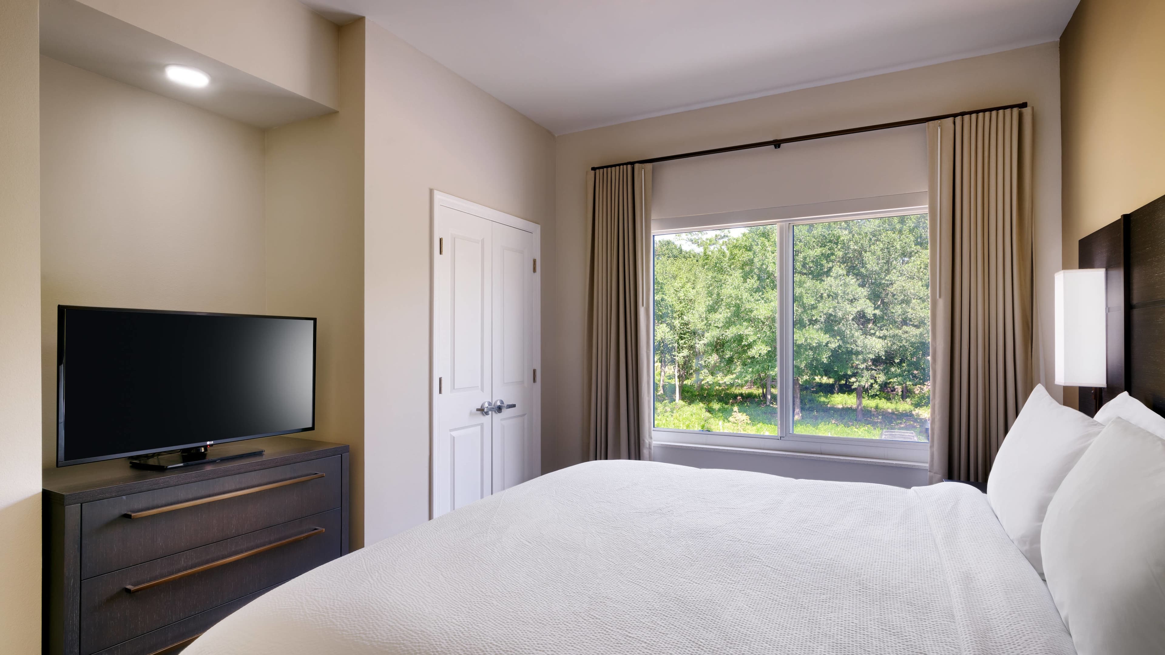 King Suite - Image 1