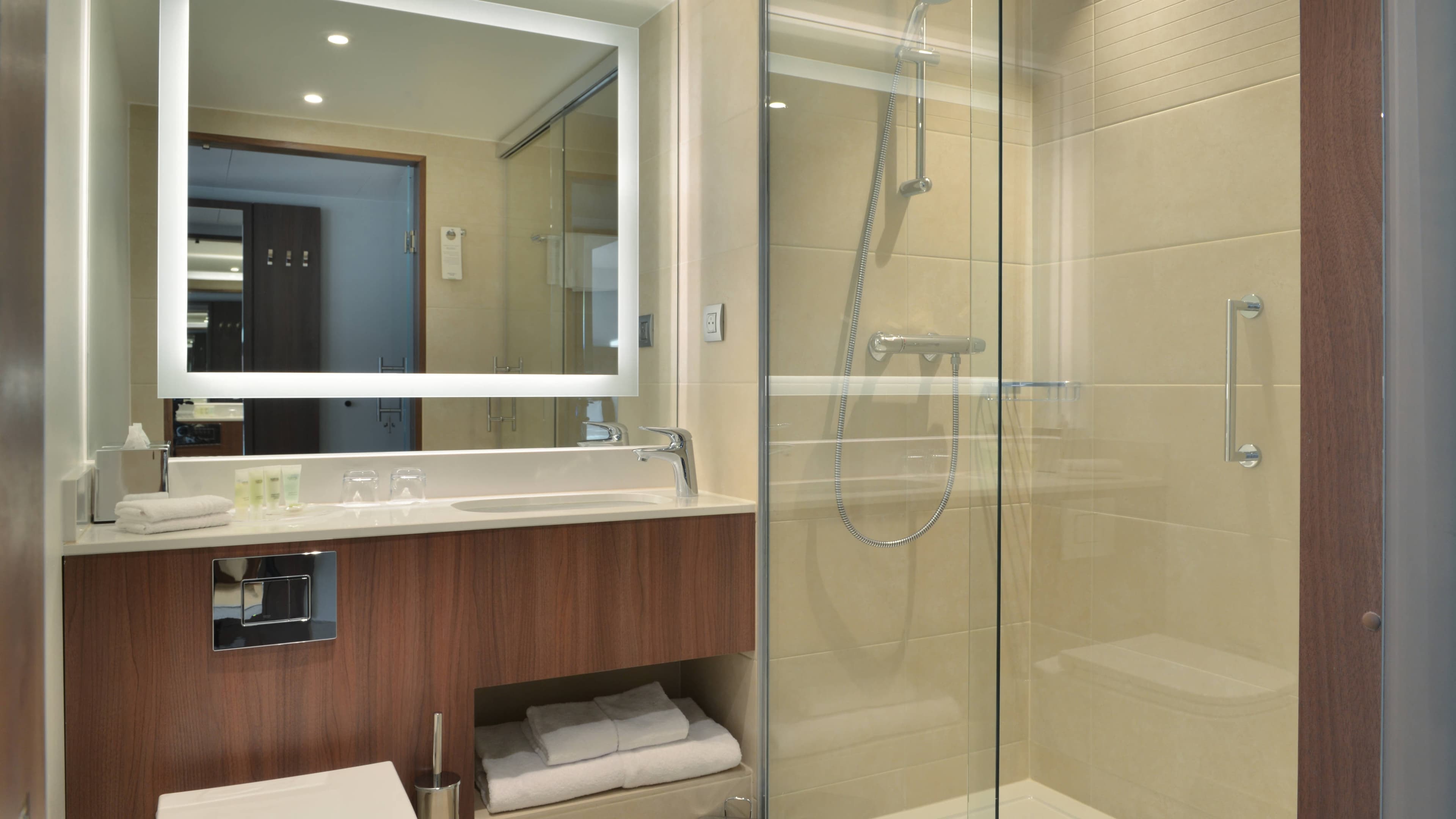 Standard Room - Image 2