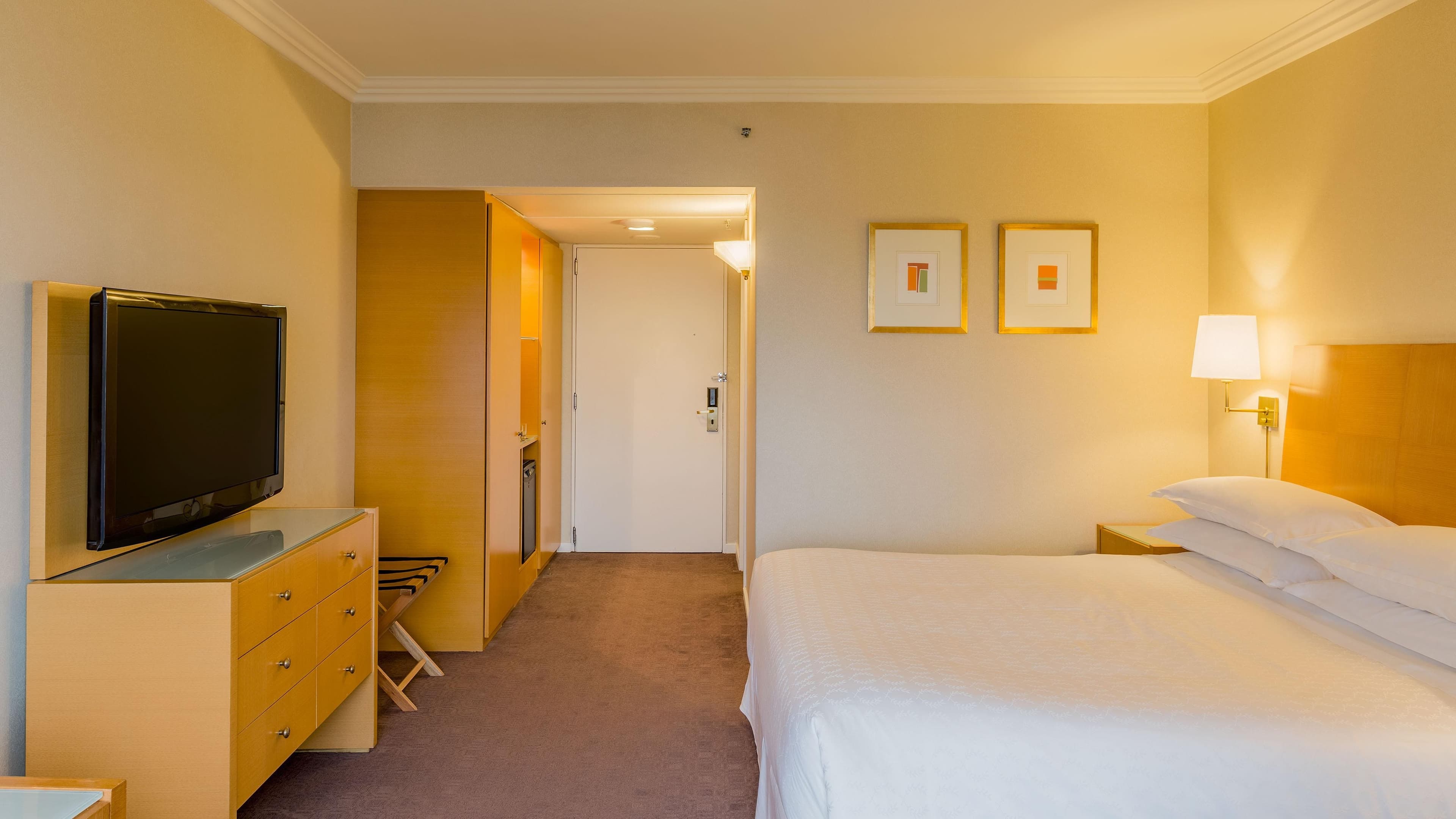 Classic King Room - Image 2