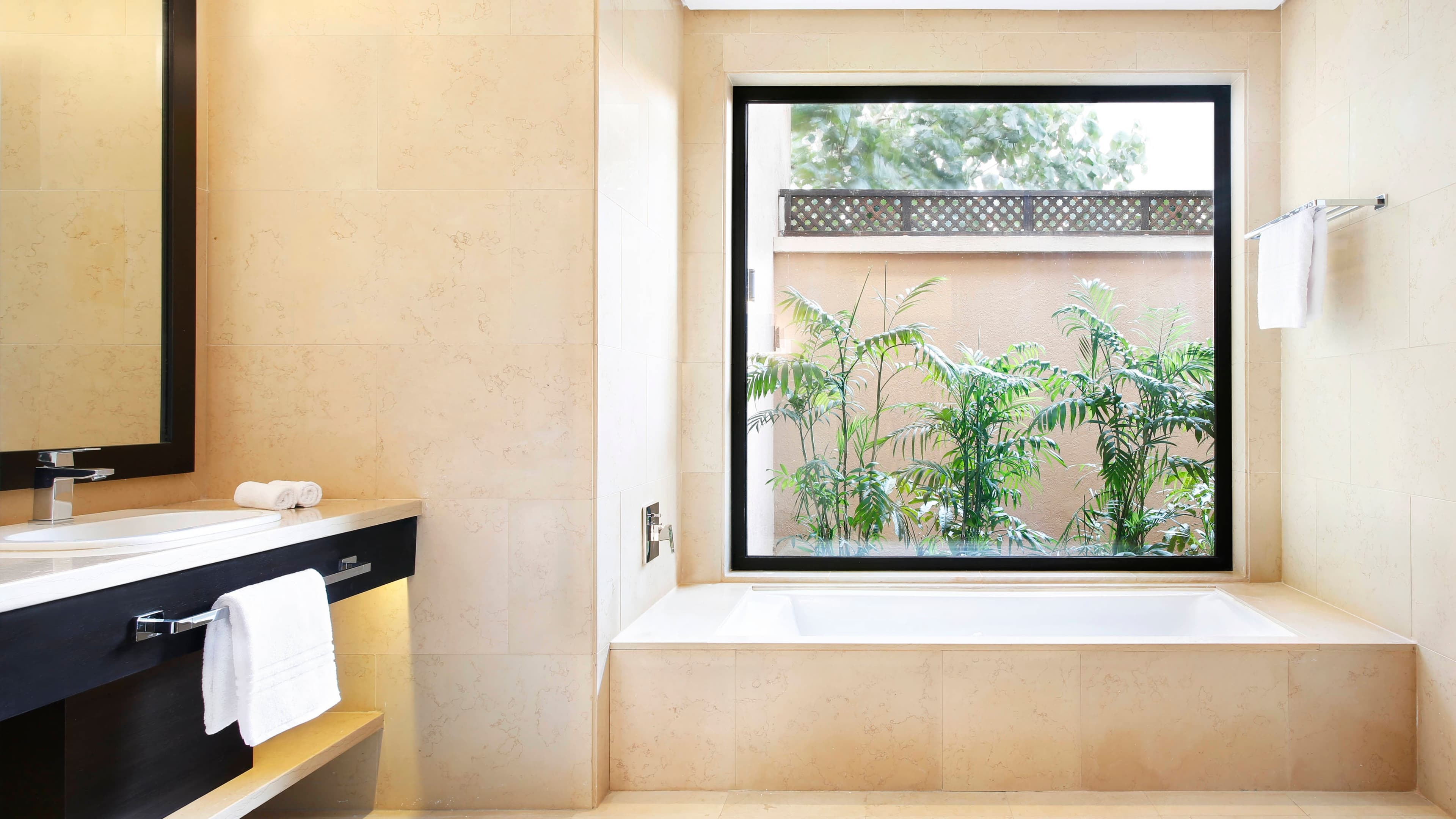 Classic Garden View - Image 5