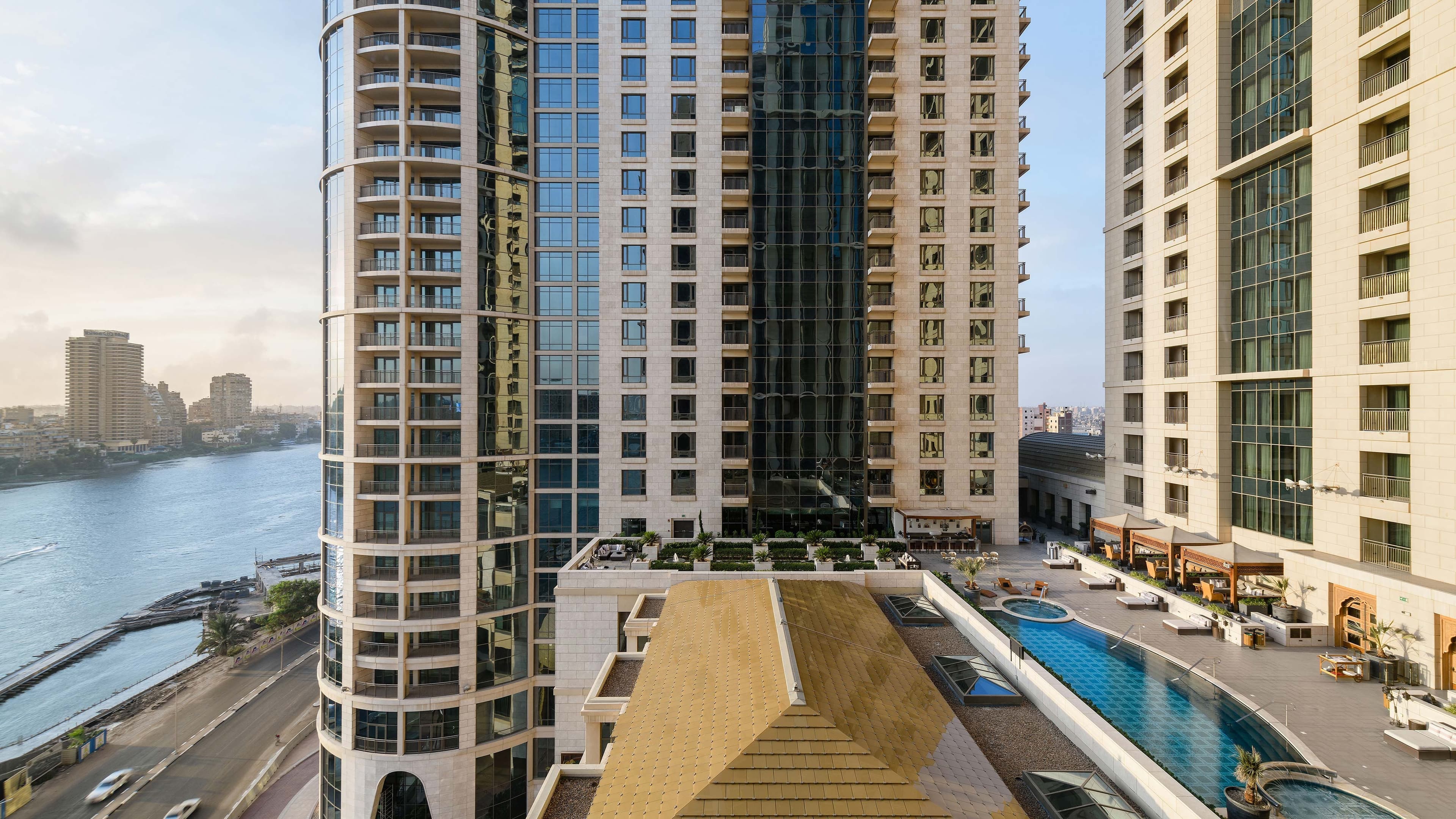 Deluxe Room - Image 3