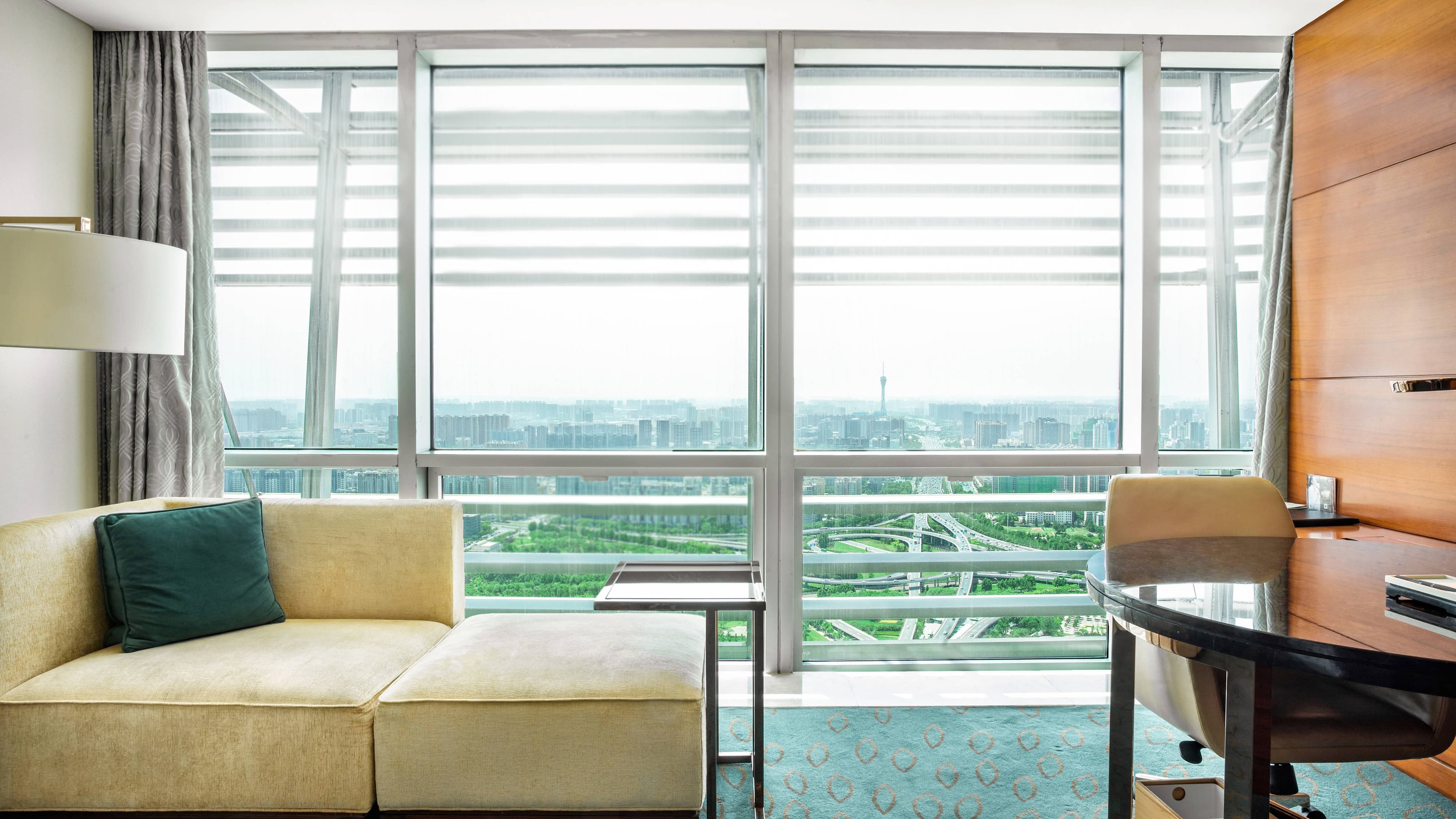 Deluxe Room - Image 2