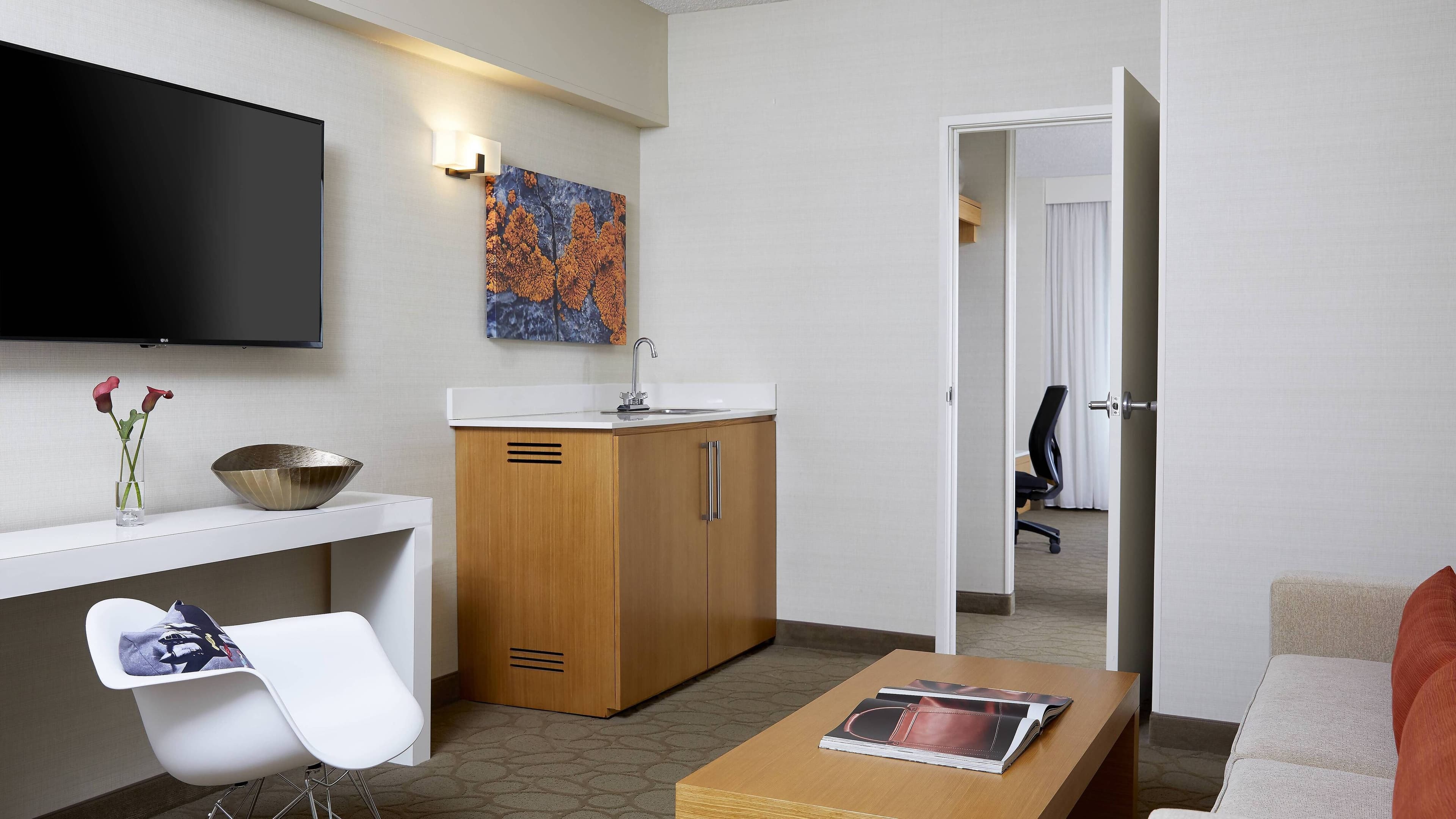 1 Bedroom Suite - Image 2