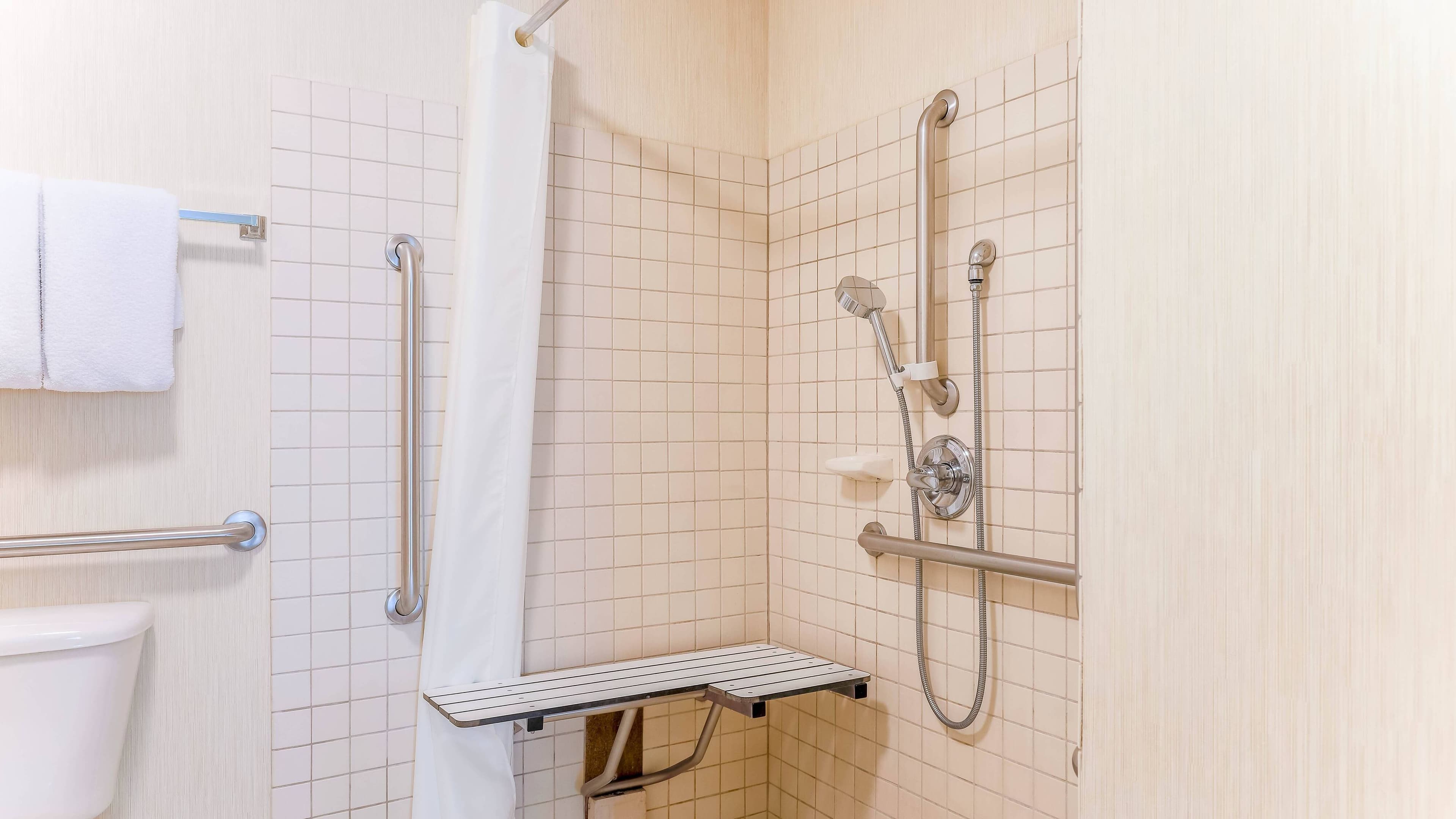 1 Bedroom Suite - Image 3