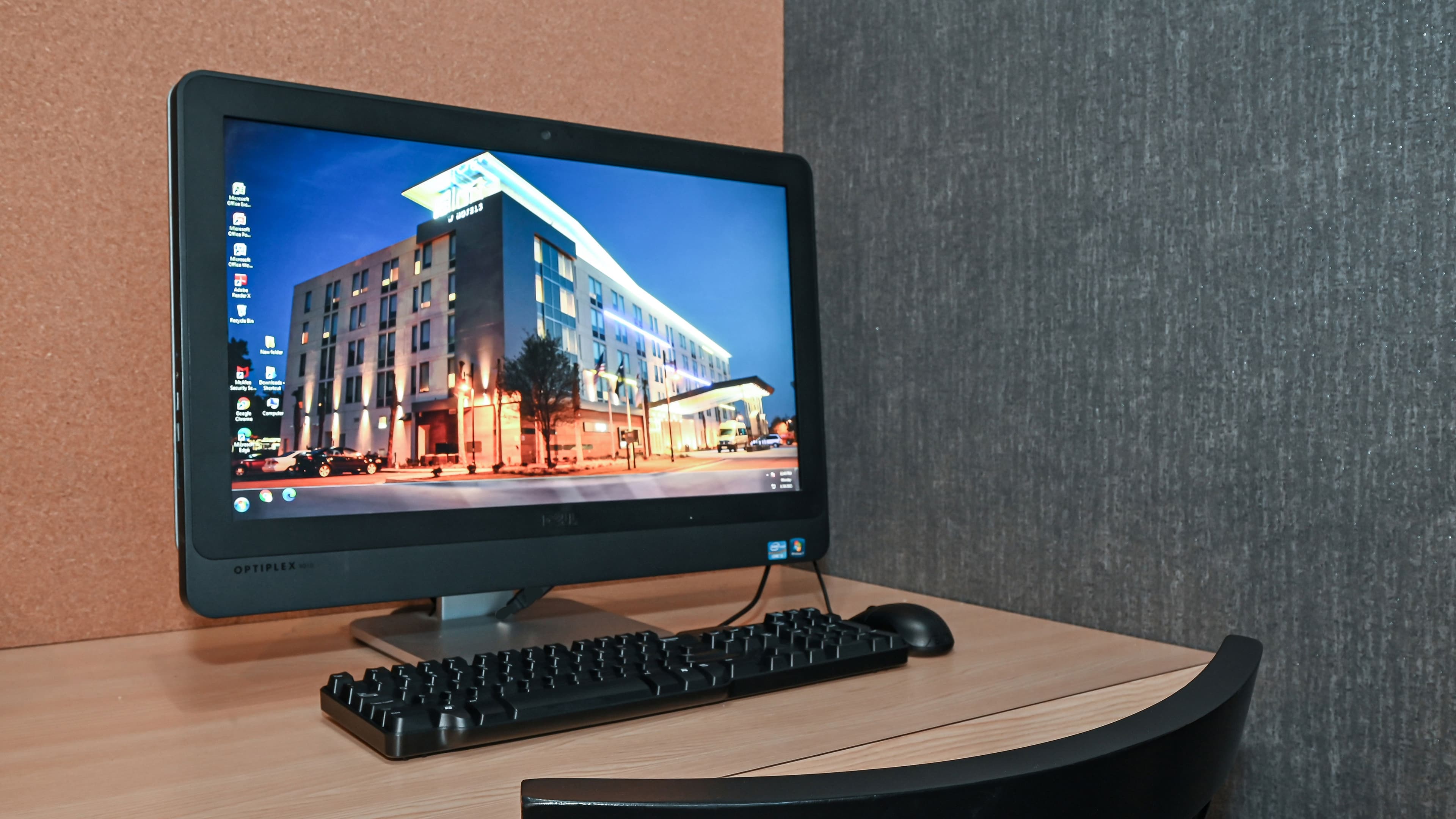 Aloft Room - Image 11