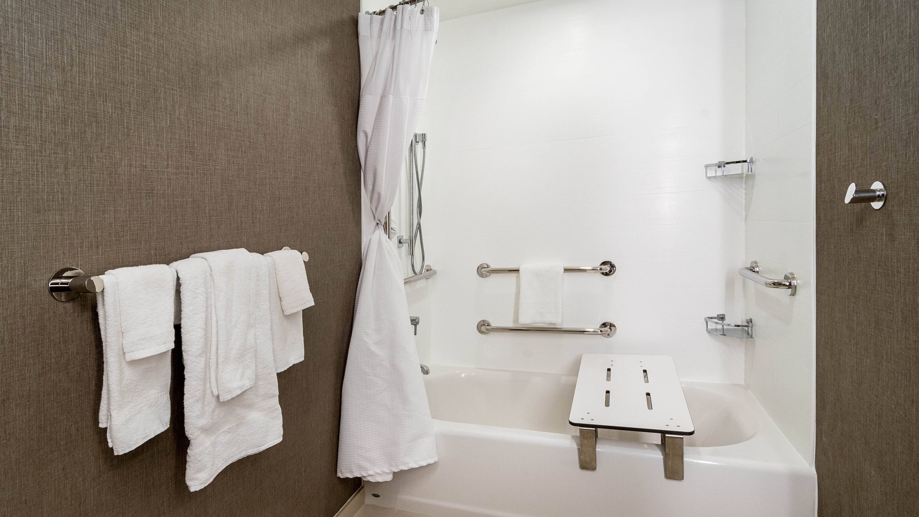 Studio Suite - Image 24