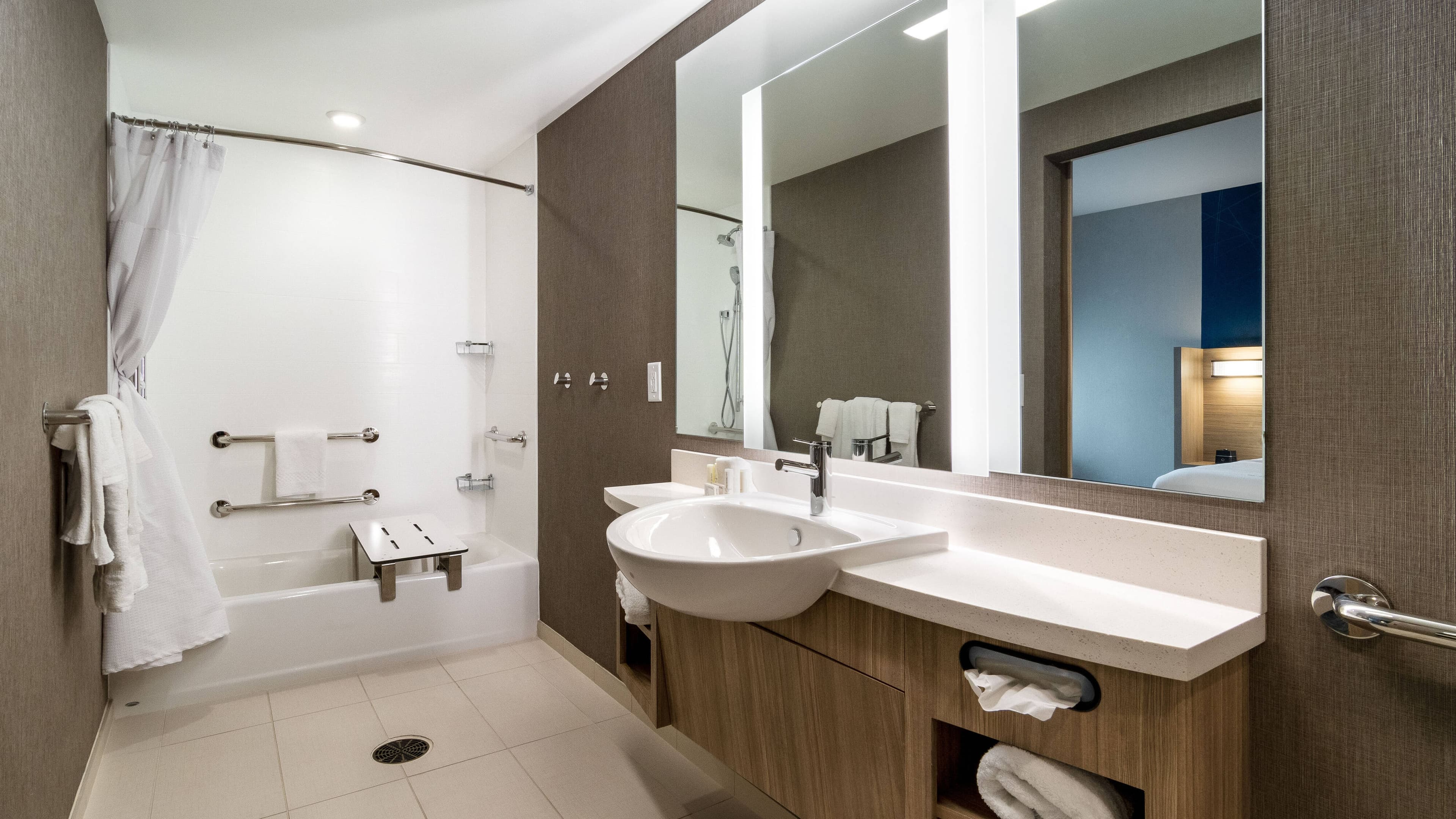 Studio Suite - Image 21