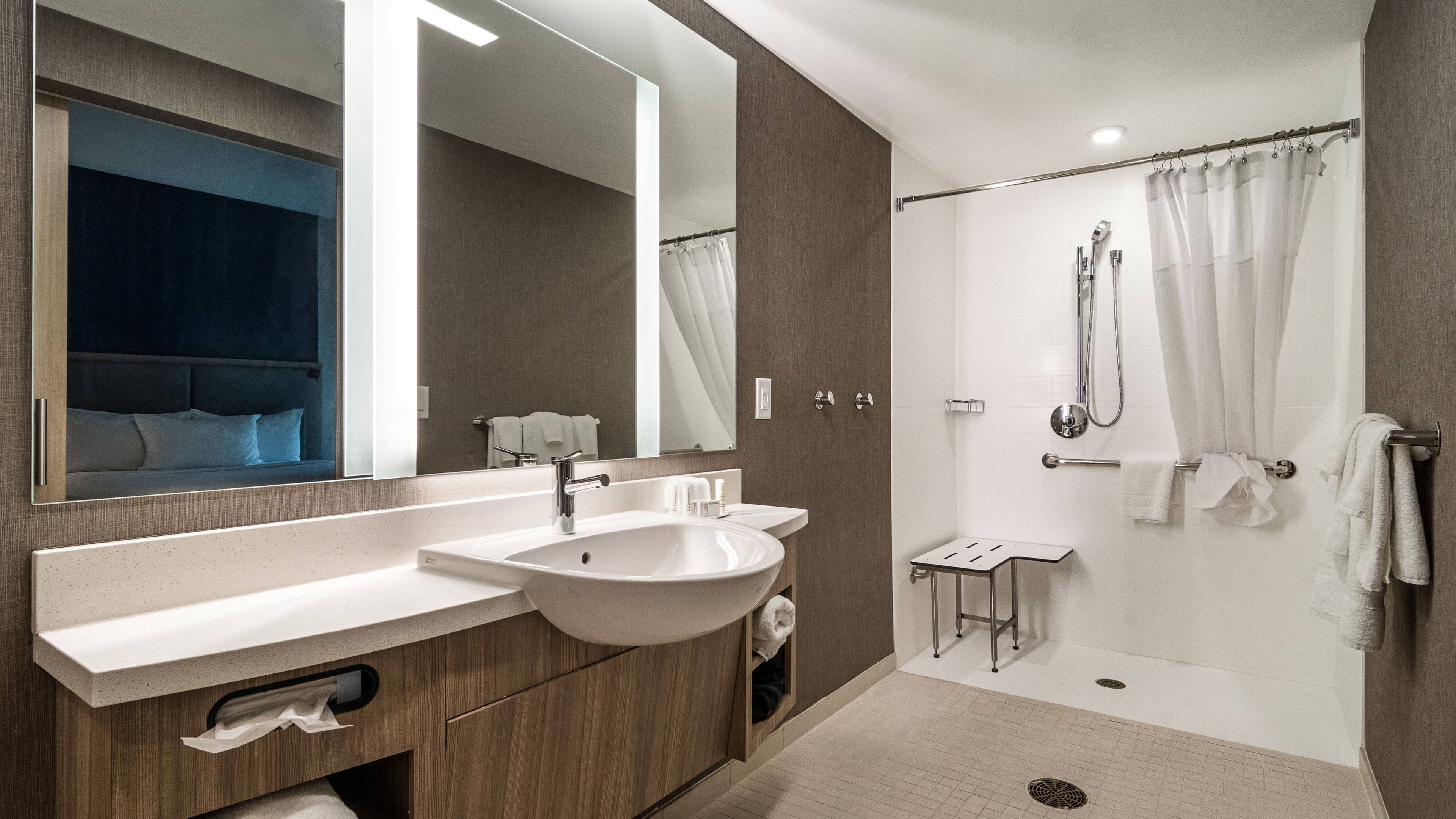 Studio Suite - Image 22